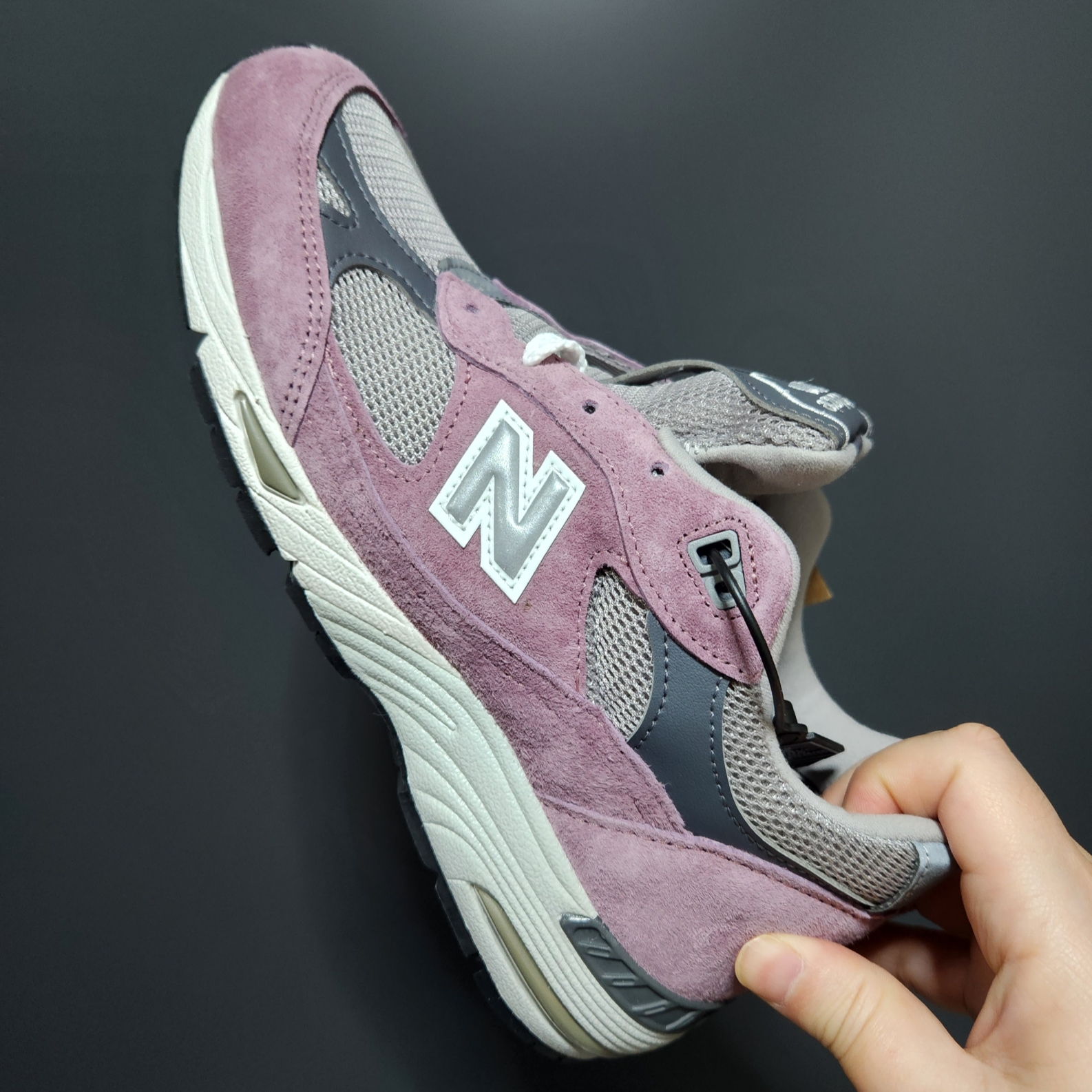 (W) New Balance 991 Made in UK Pink Grey 착용 스타일