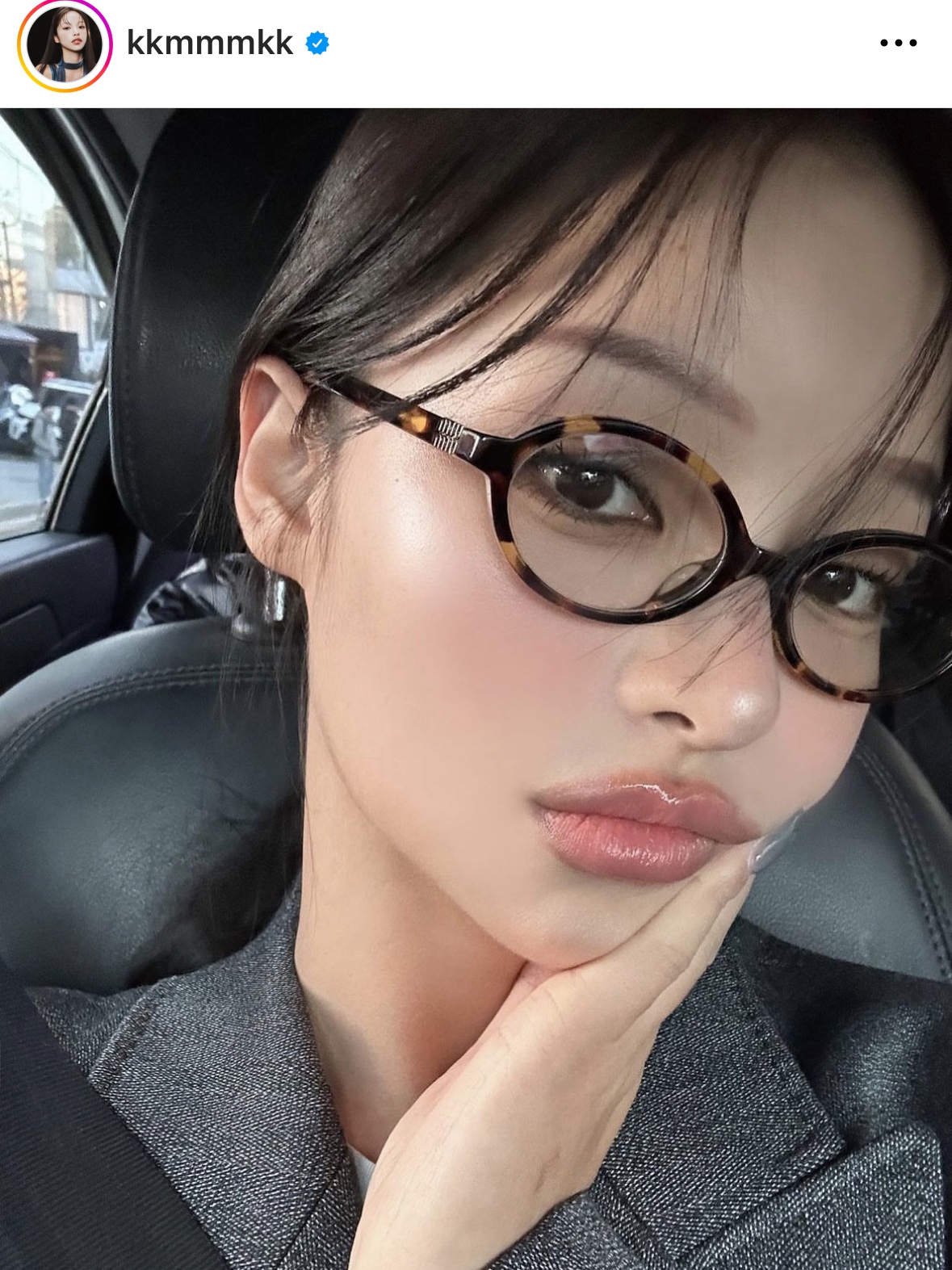 (W) Miu Miu Regard Sunglasses Blue Lenses Honey Tortoiseshell Acetate Standard fit 착용 스타일 - 3