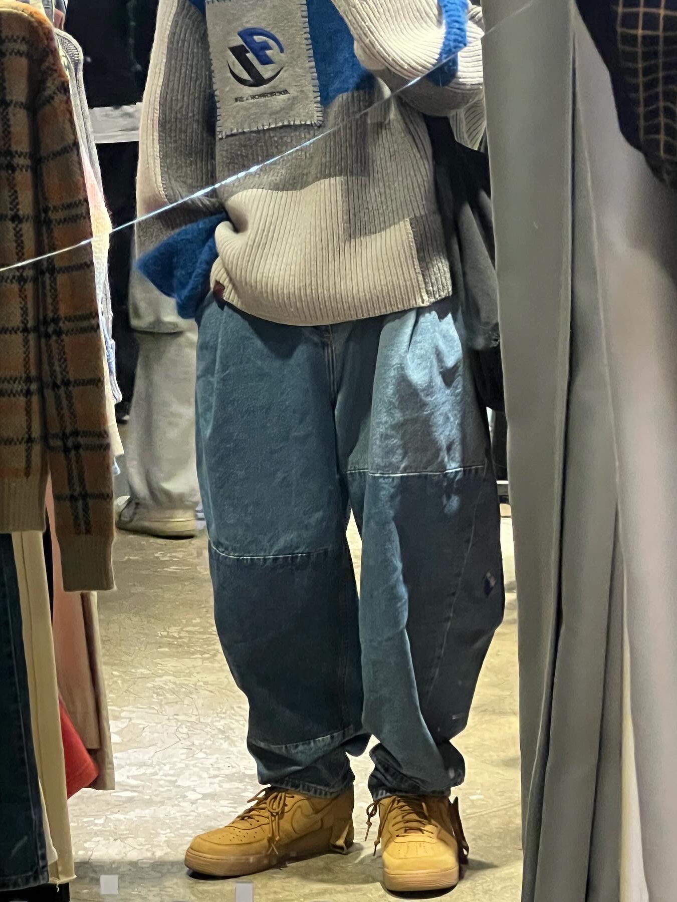 Zara x Ader Error Patchwork Oversize Knit Sweater Multicolor, Zara x Ader Error Barrel Leg Jeans Blue 착용 스타일