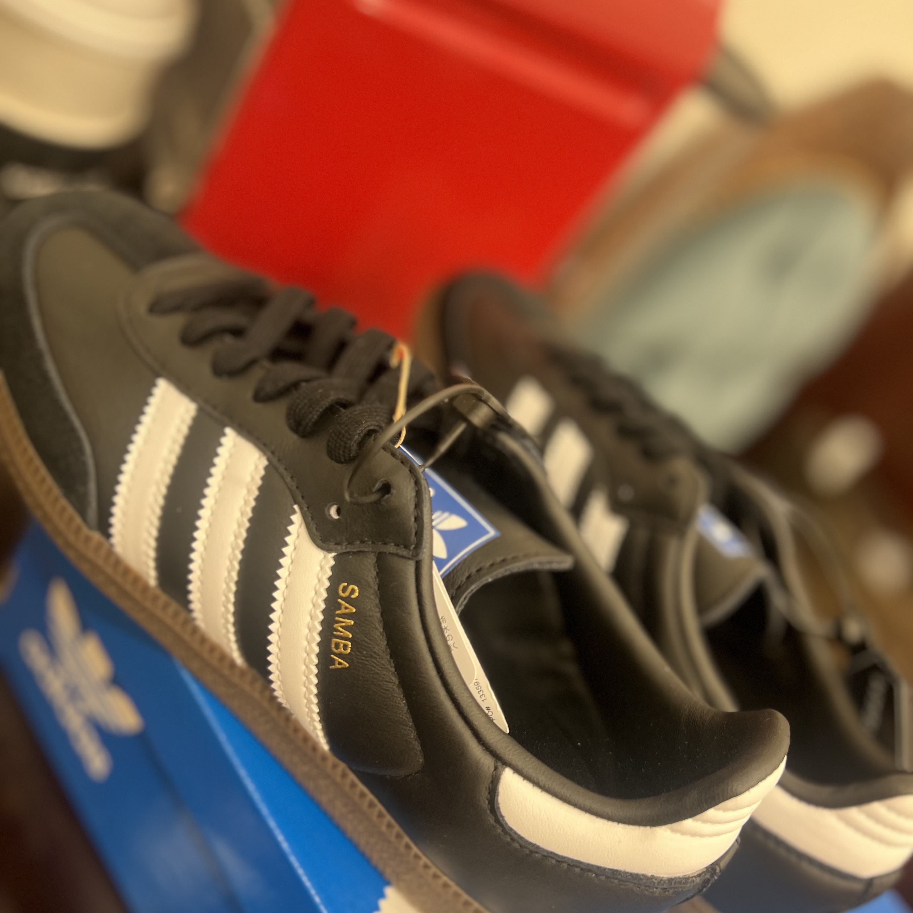 Adidas Samba OG Black White Gum 착용 스타일