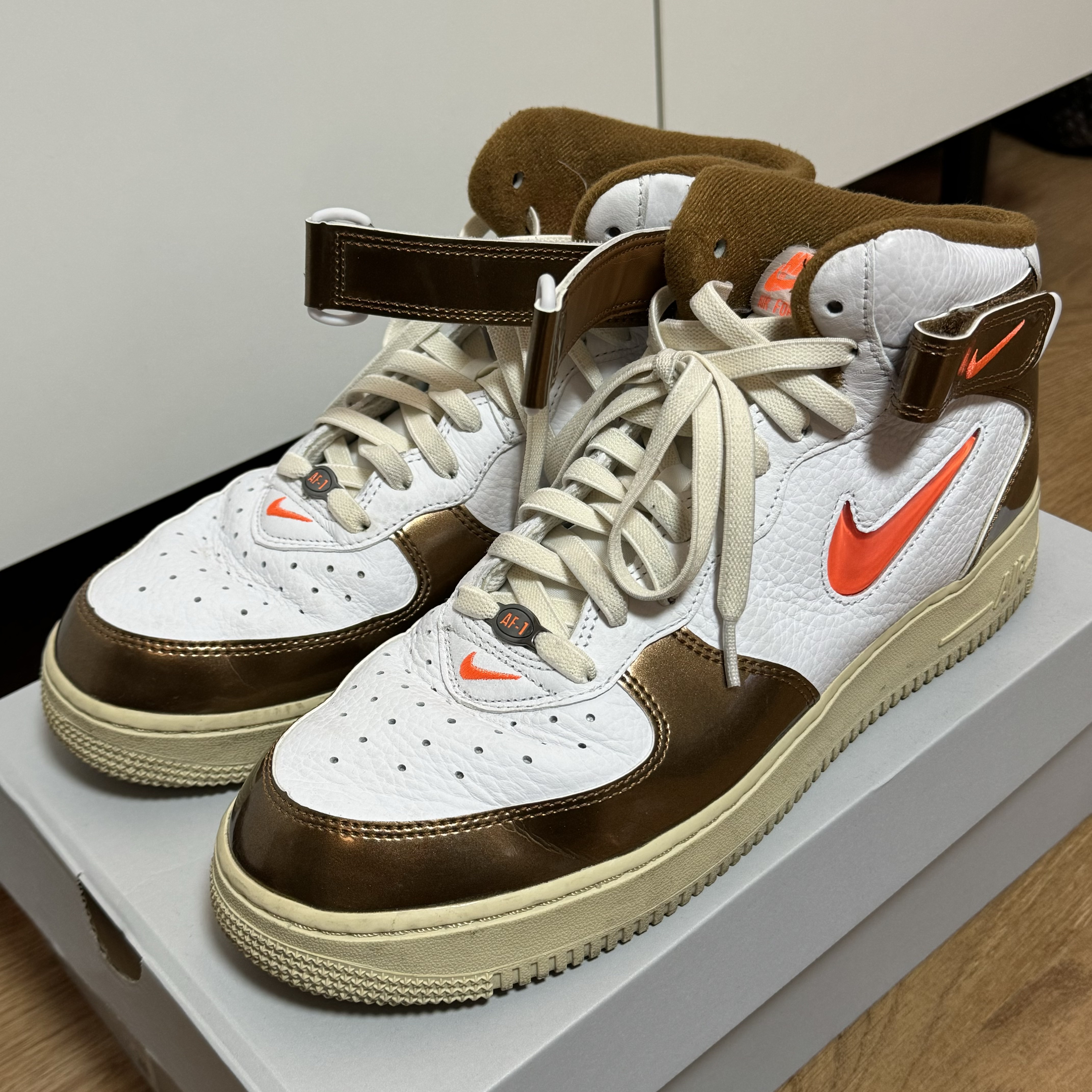 Nike Air Force 1 Mid QS Ale Brown 착용 스타일