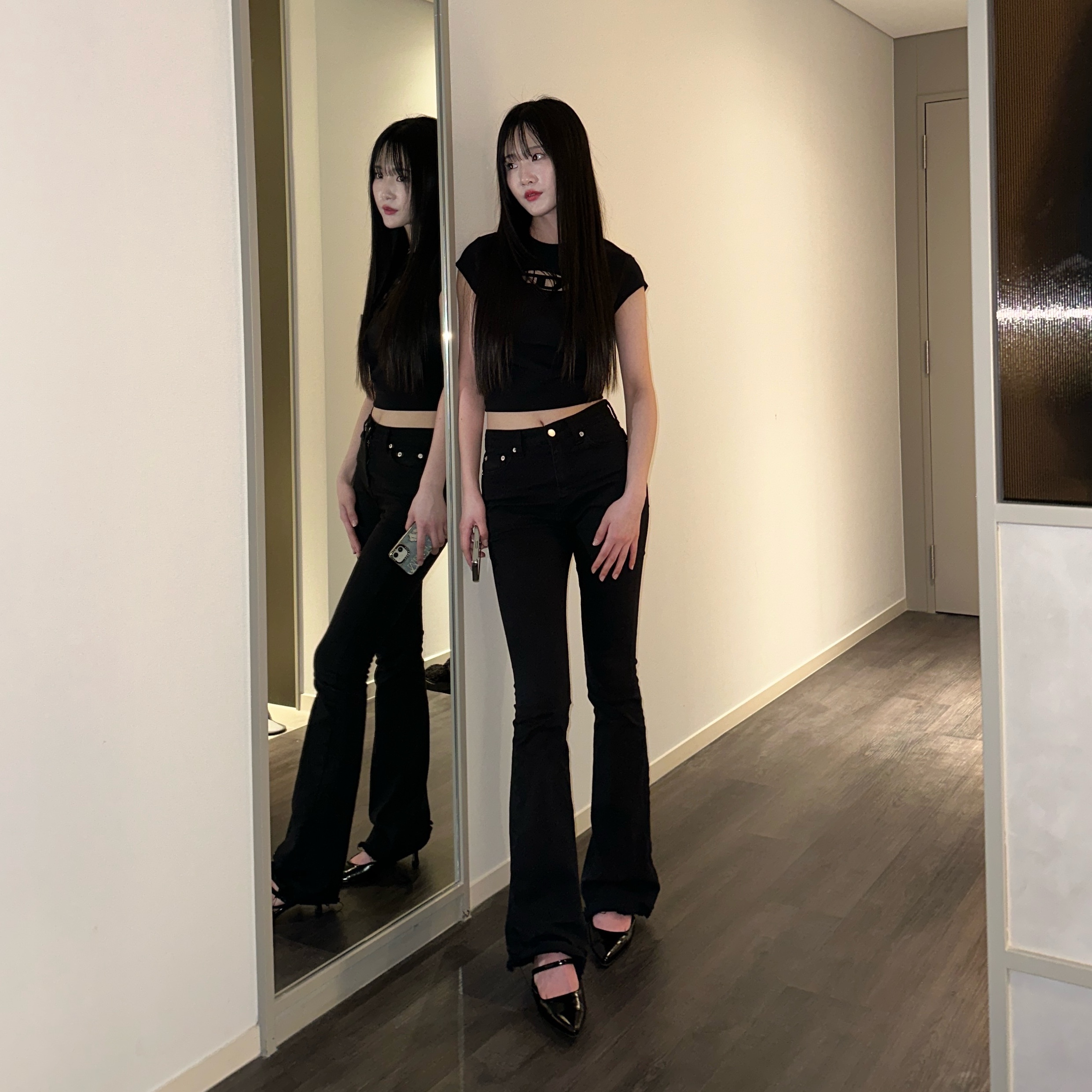 (W) Diesel T-Angie Peekaboo Logo T-Shirt Black 착용 스타일 - 2