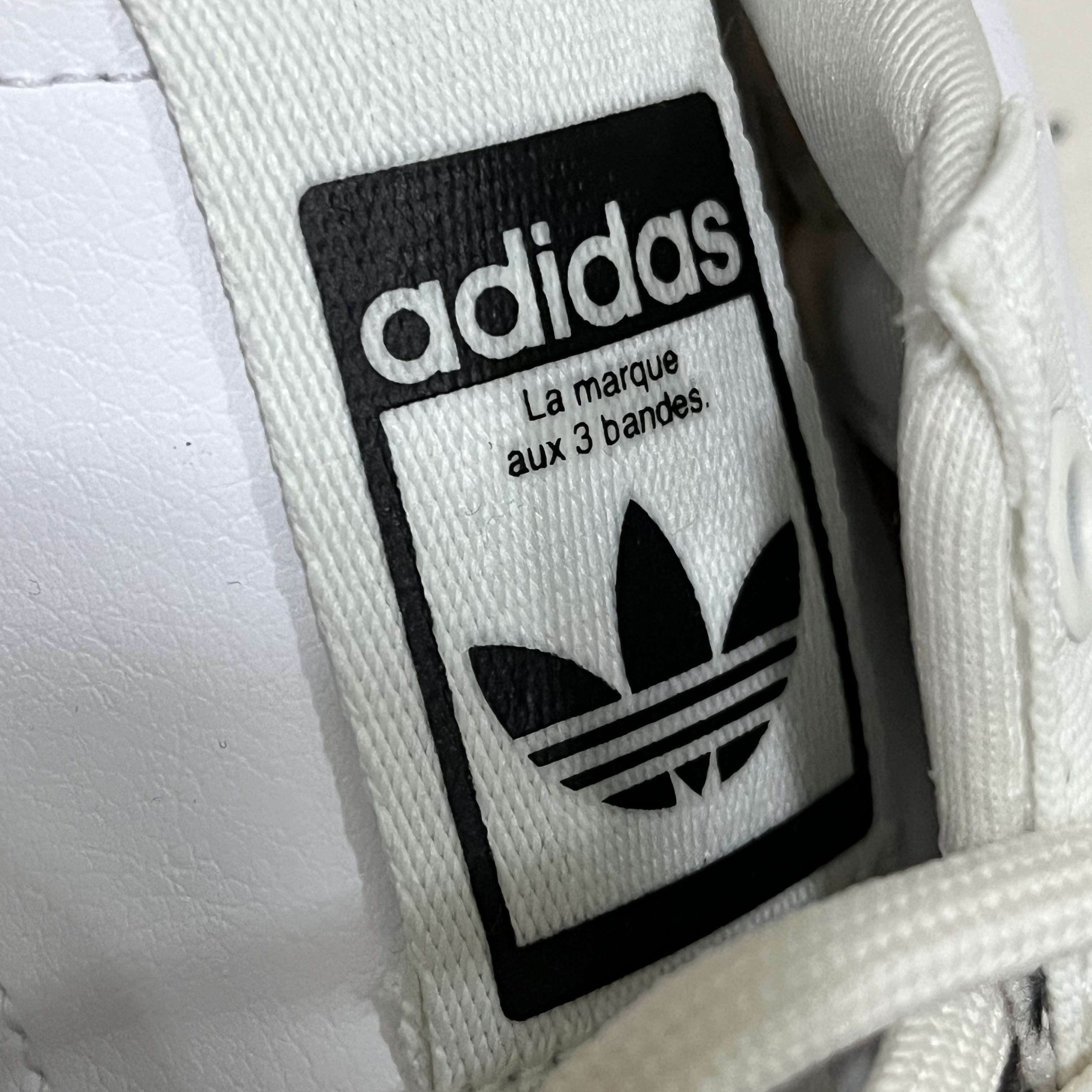 Adidas x Parley Superstar White 착용 스타일