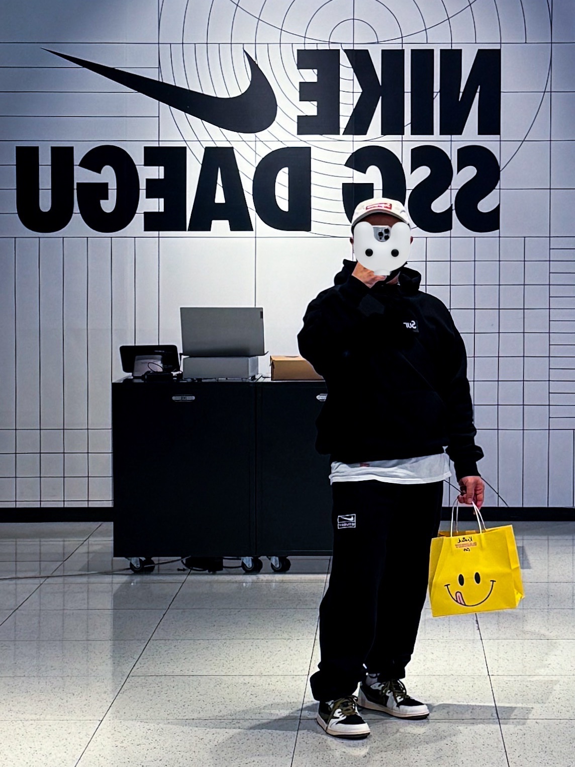 (W) Jordan 1 x Travis Scott Retro Low OG SP Medium Olive, Nike x Stussy Washed Fleece Pants Black (FN5235-010) 착용 스타일
