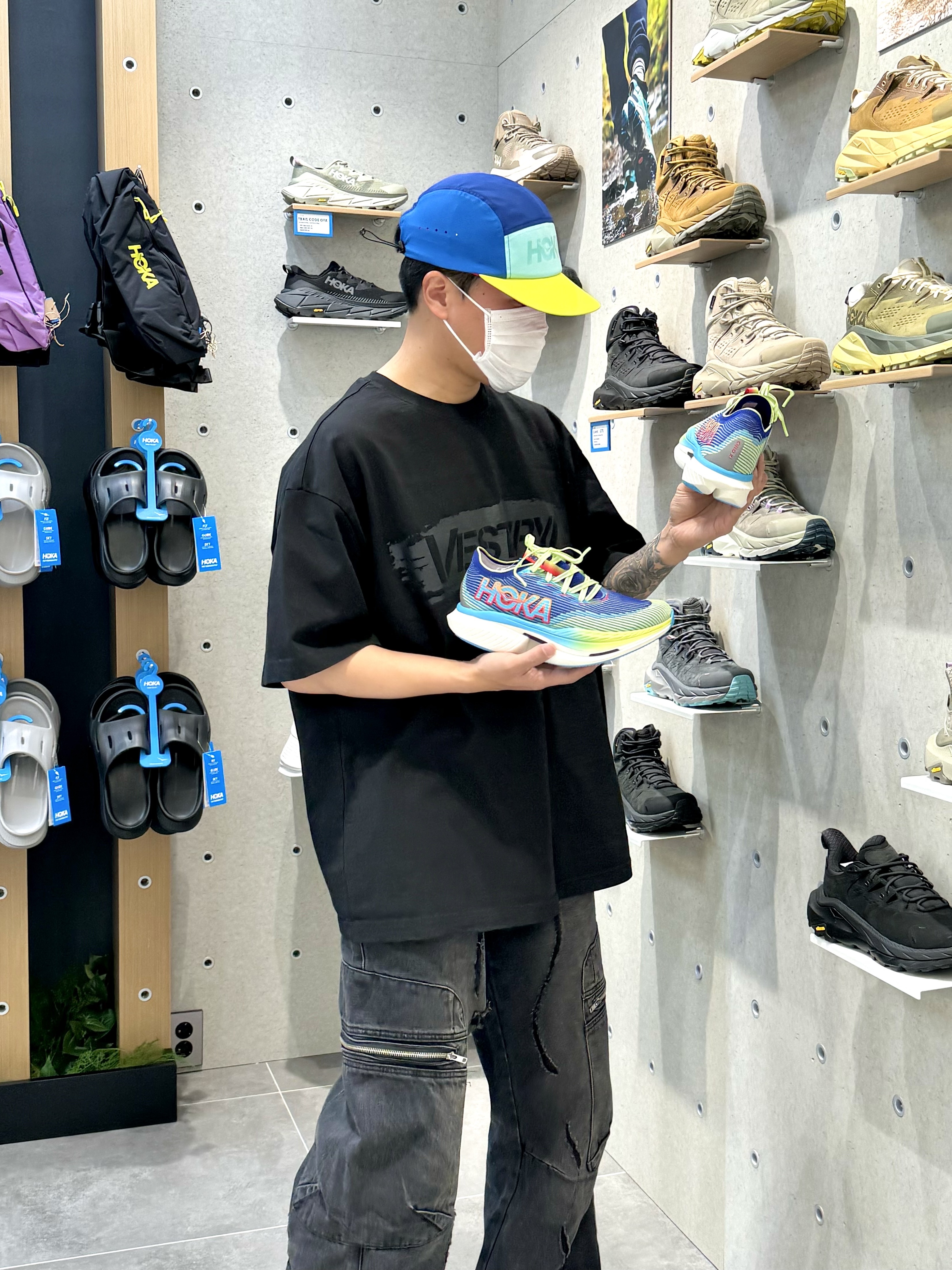 Hoka Kaha 2 Low Gore-Tex Black, Hoka Cielo X1 Evening Sky Lettuce 착용 스타일 - 2