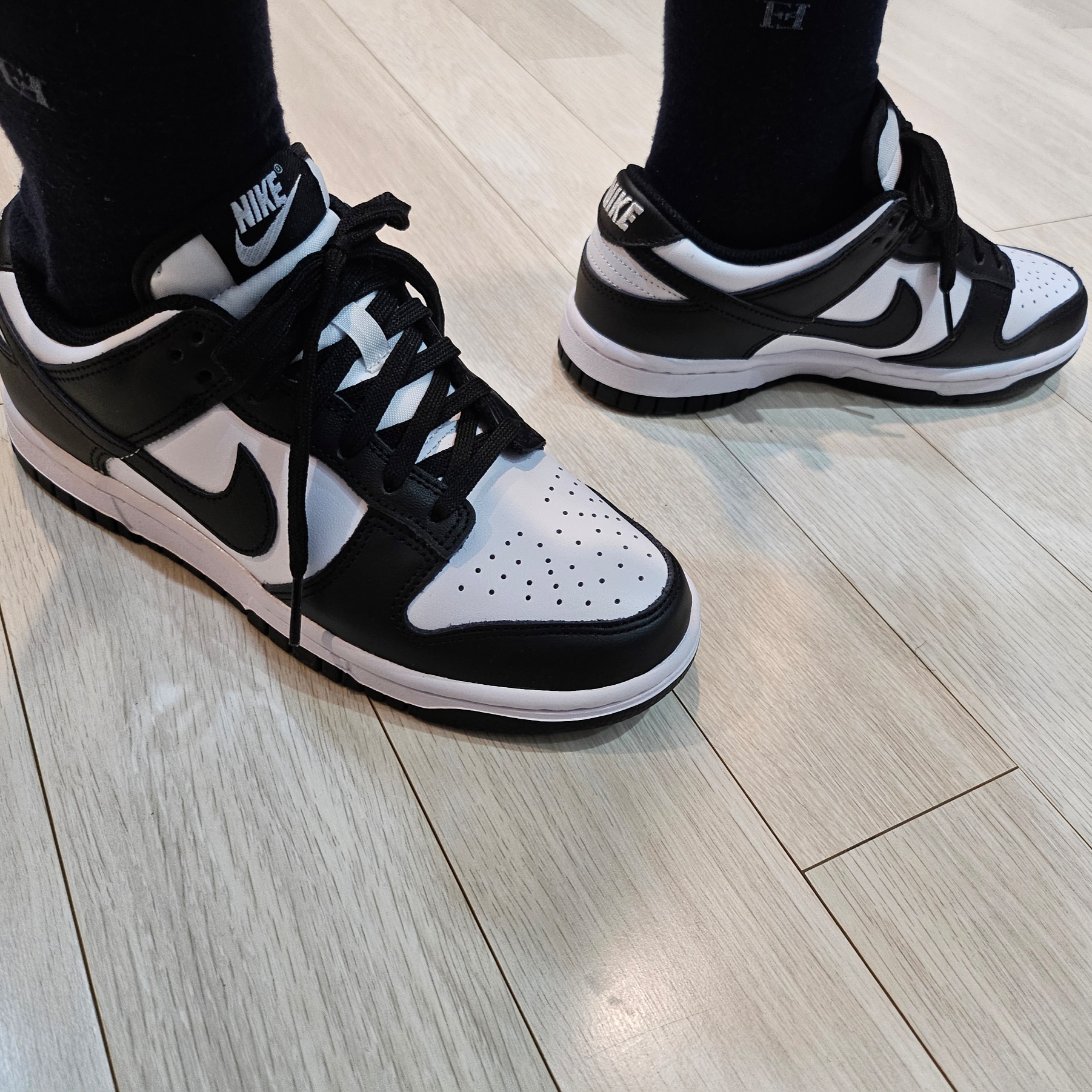 Nike Dunk Low Retro Black 착용 스타일 - 1