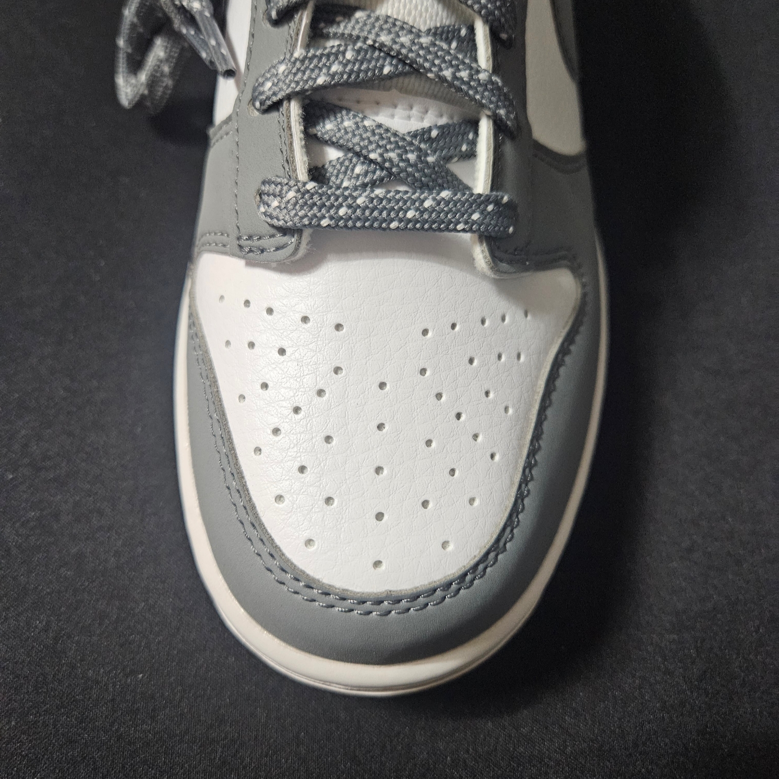 (GS) Nike Dunk Low Reflective Grey 착용 스타일