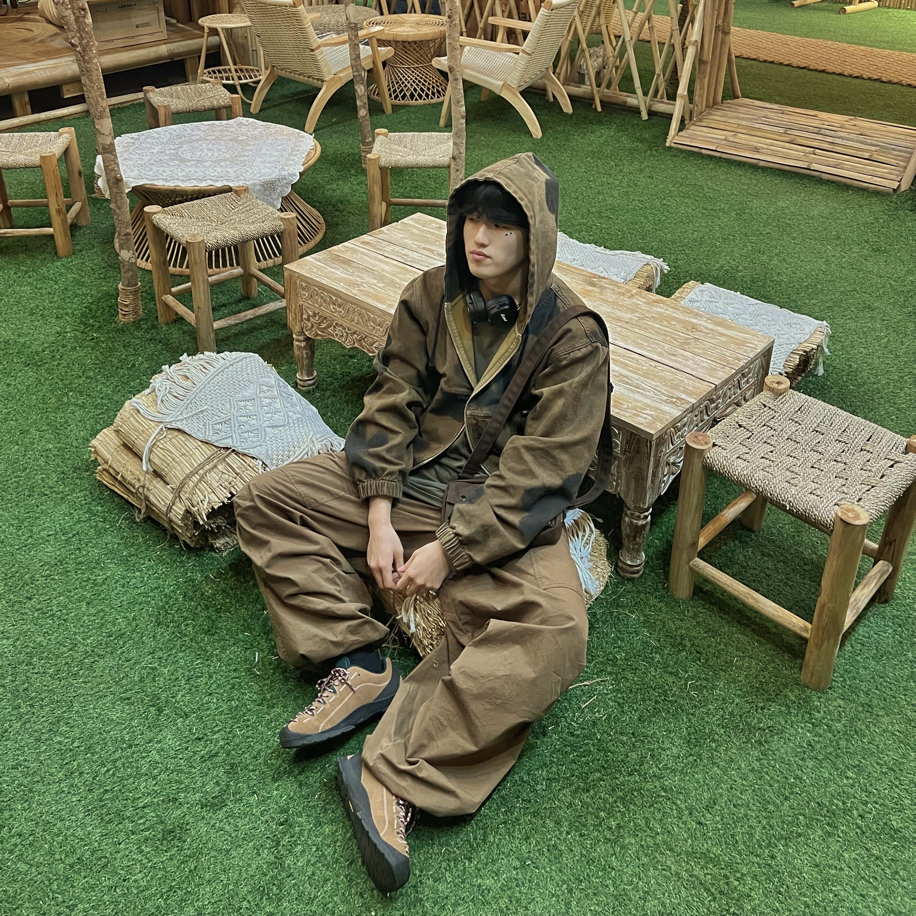 Stussy Floral Dye Work Jacket Brown, Keen Jasper Sneakers Toasted Coconut 착용 스타일 - 2