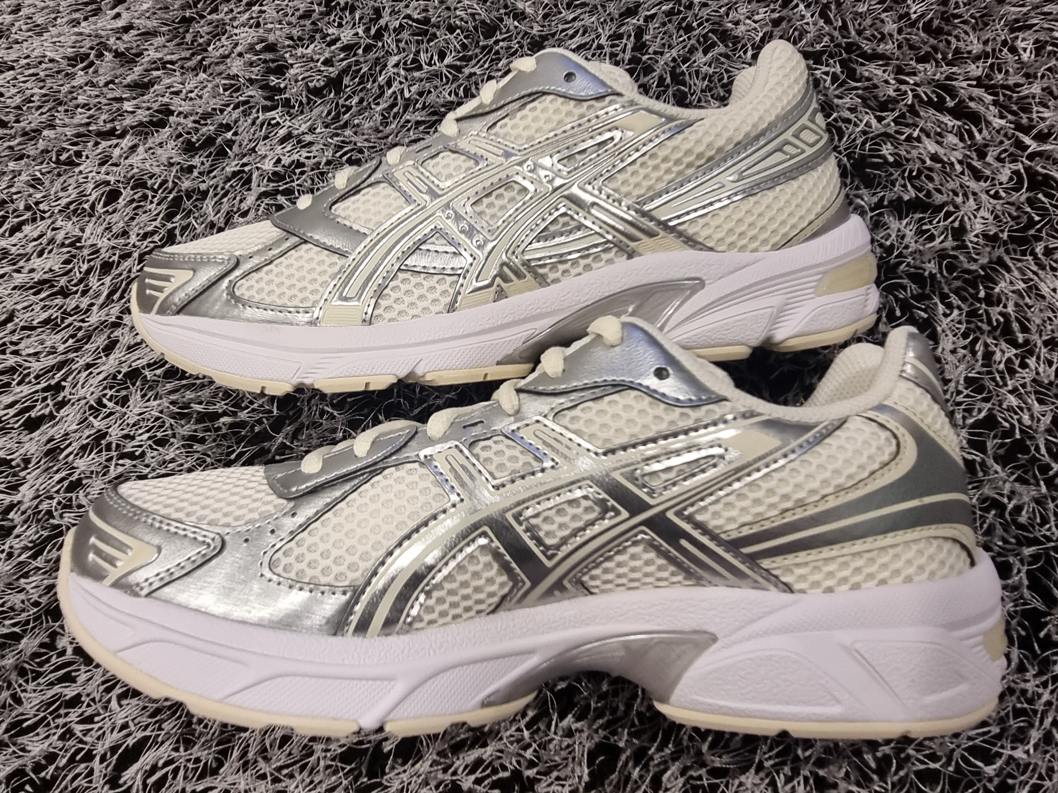 (W) Asics Gel-1130 Cream Pure Silver 착용 스타일 - 2