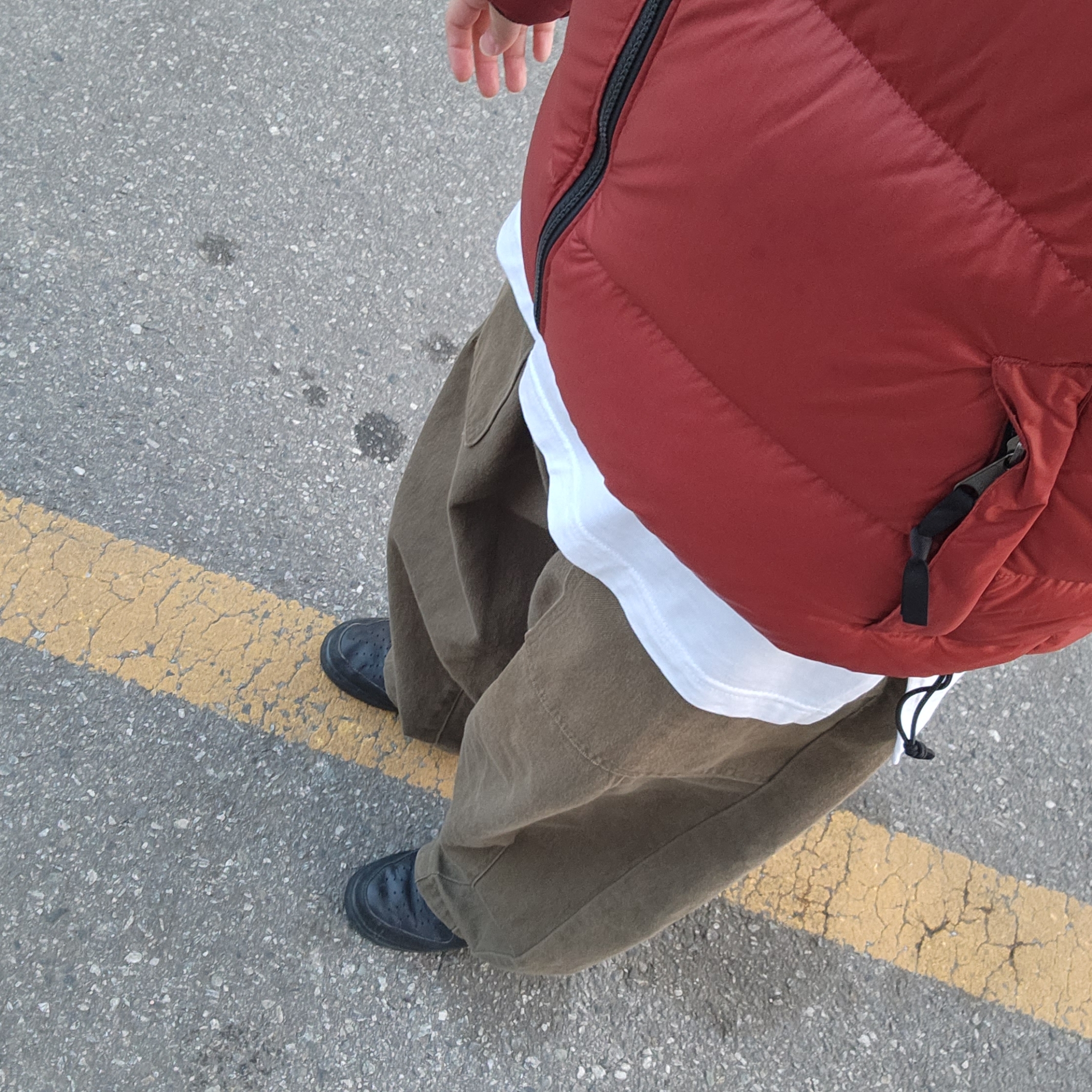 The North Face 1996 Retro Nuptse Jacket Brick House Red, Nike Air Force 1 '07 Low Triple Black 착용 스타일