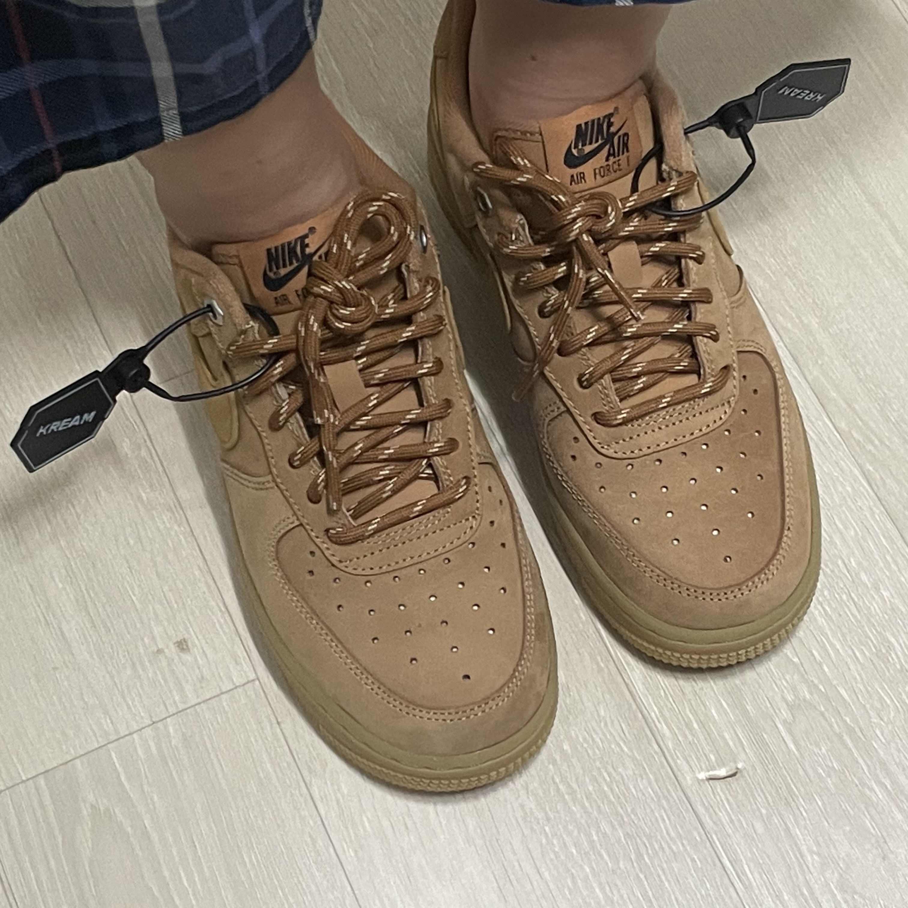 Nike Air Force 1 '07 WB Flax 착용 스타일 - 2