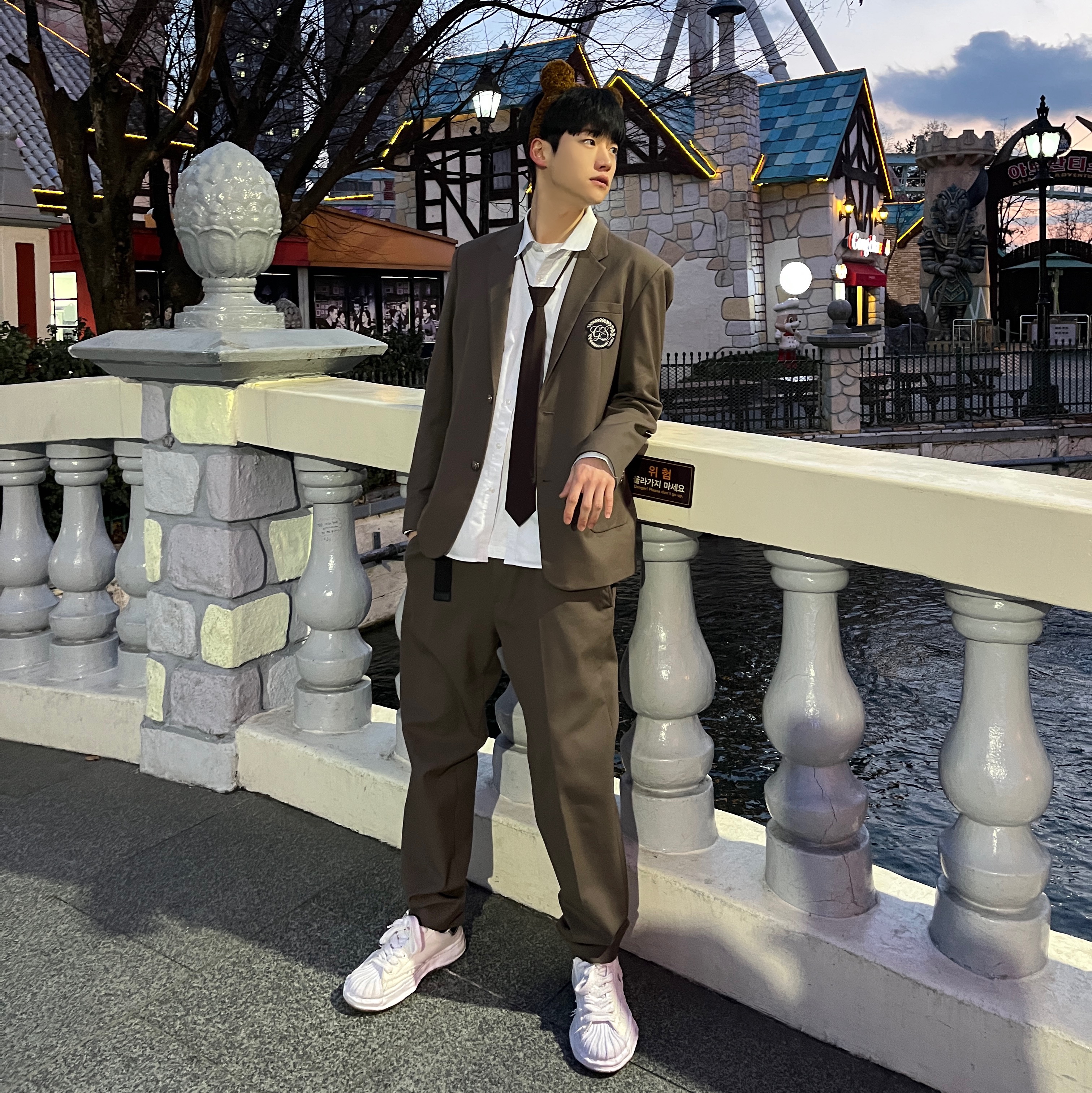 Maison Mihara Yasuhiro Blakey OG Sole Canvas Low-top Sneakers White 착용 스타일