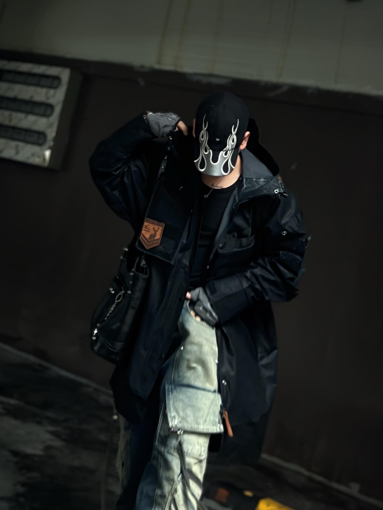 Yeezy Gap Engineered By Balenciaga Flame Cap Black 착용 스타일 - 2