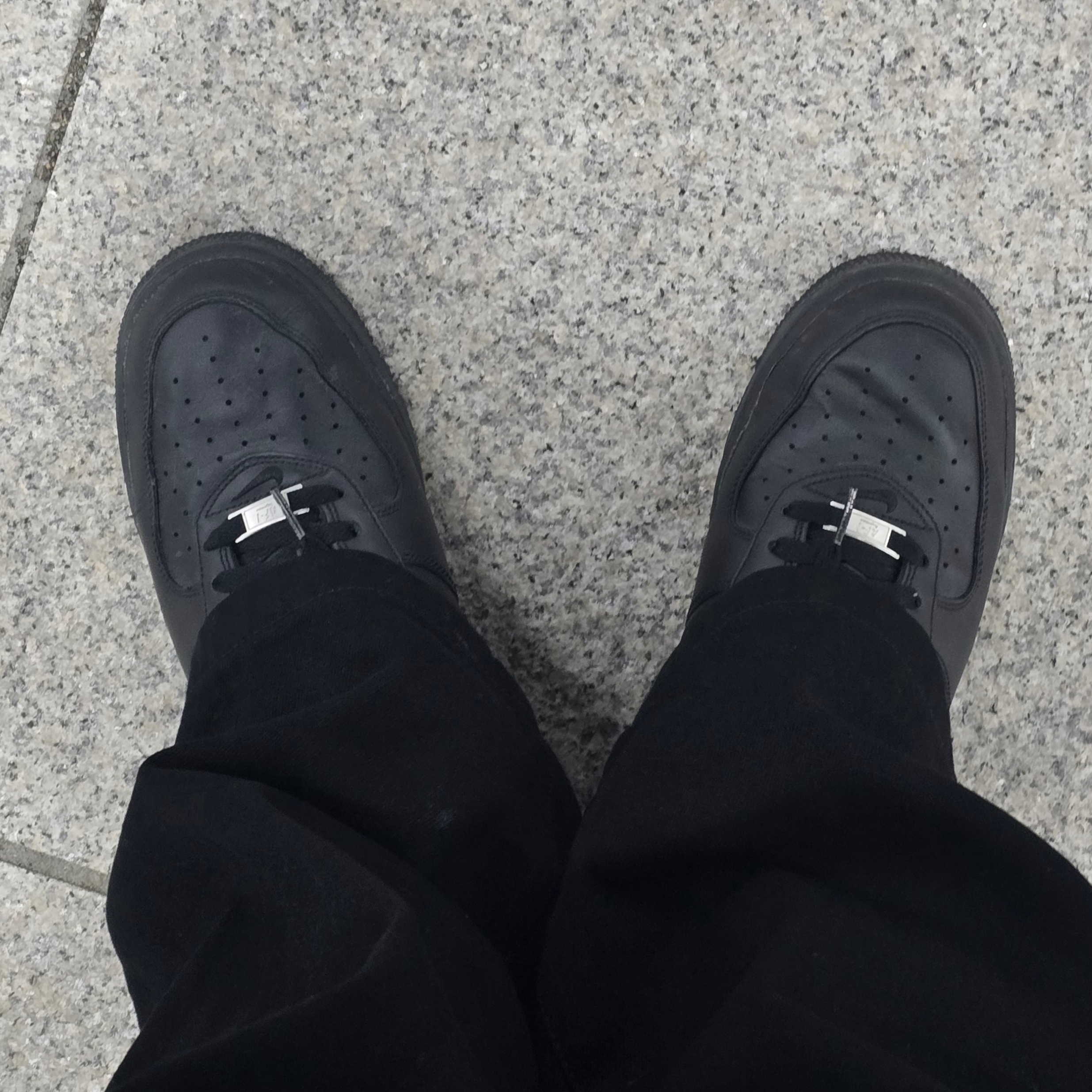Nike x Supreme Air Force 1 Low Black 착용 스타일