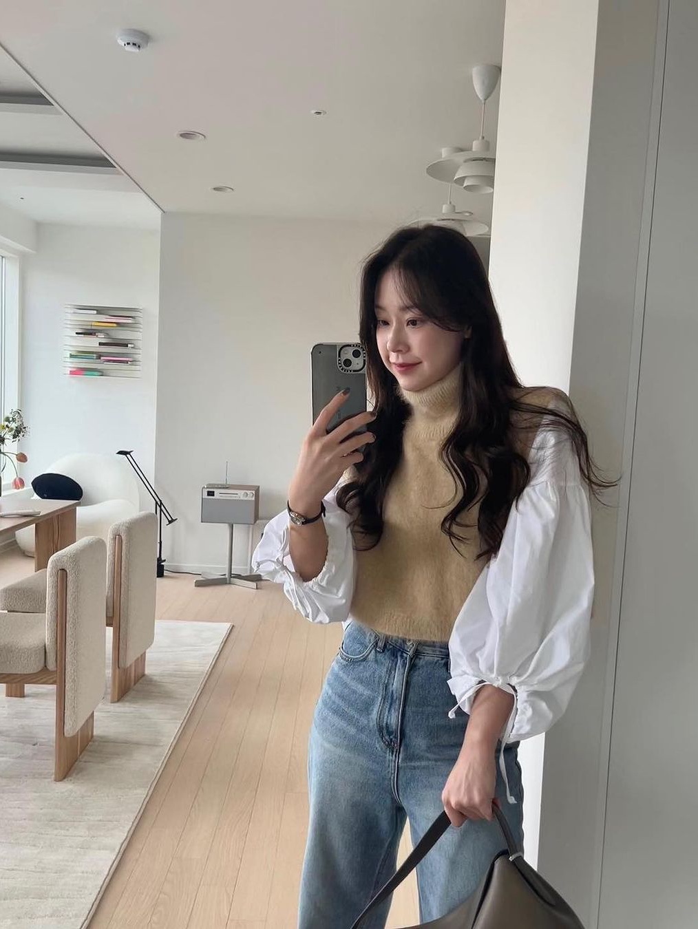 (W) COS Adjustable Tunic Style Top White, (W) Miu Miu Crepe De Chine Blouse Albino White 착용 스타일 - 2