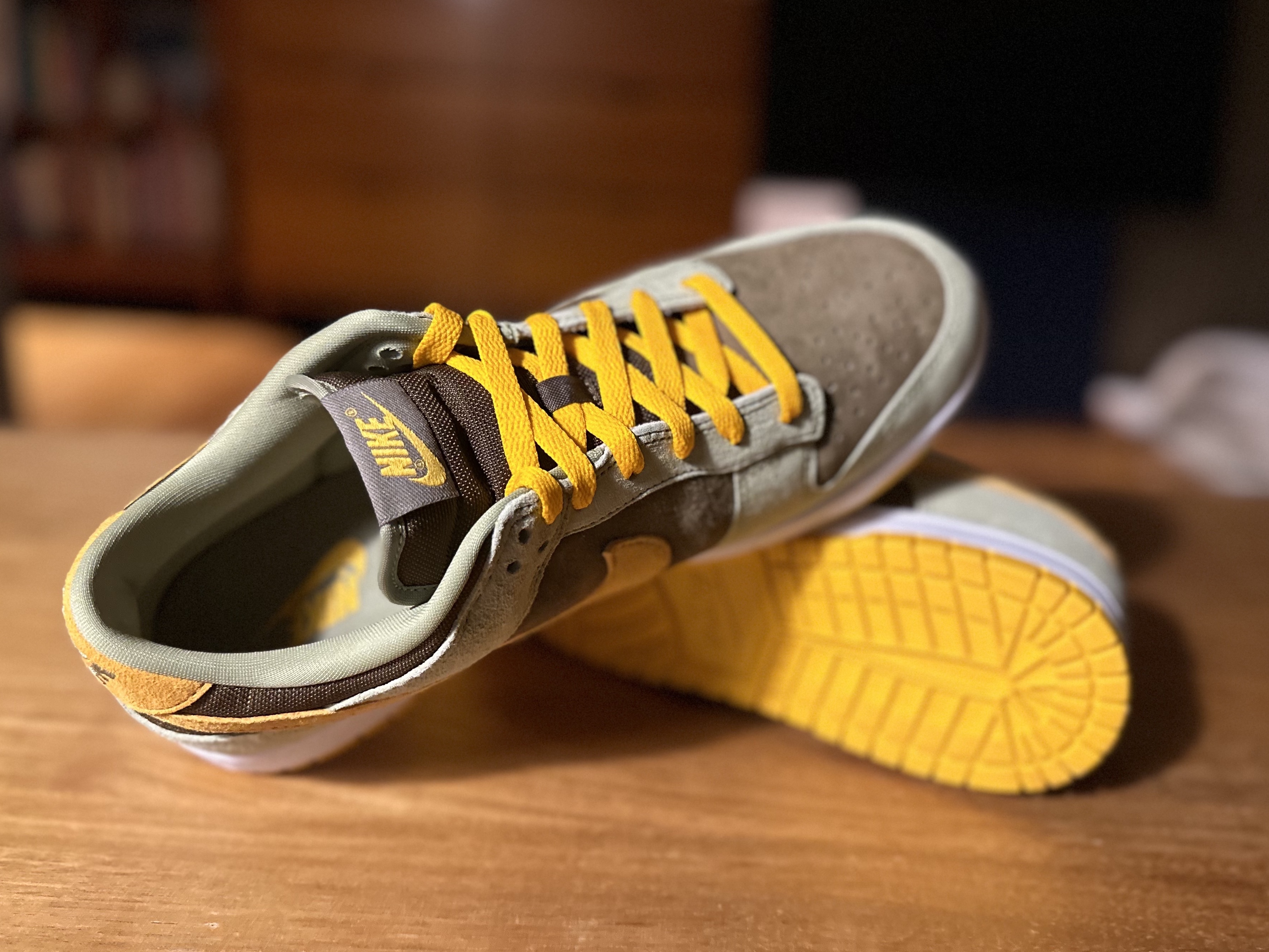 Nike Dunk Low SE Dusty Olive 착용 스타일 - 3