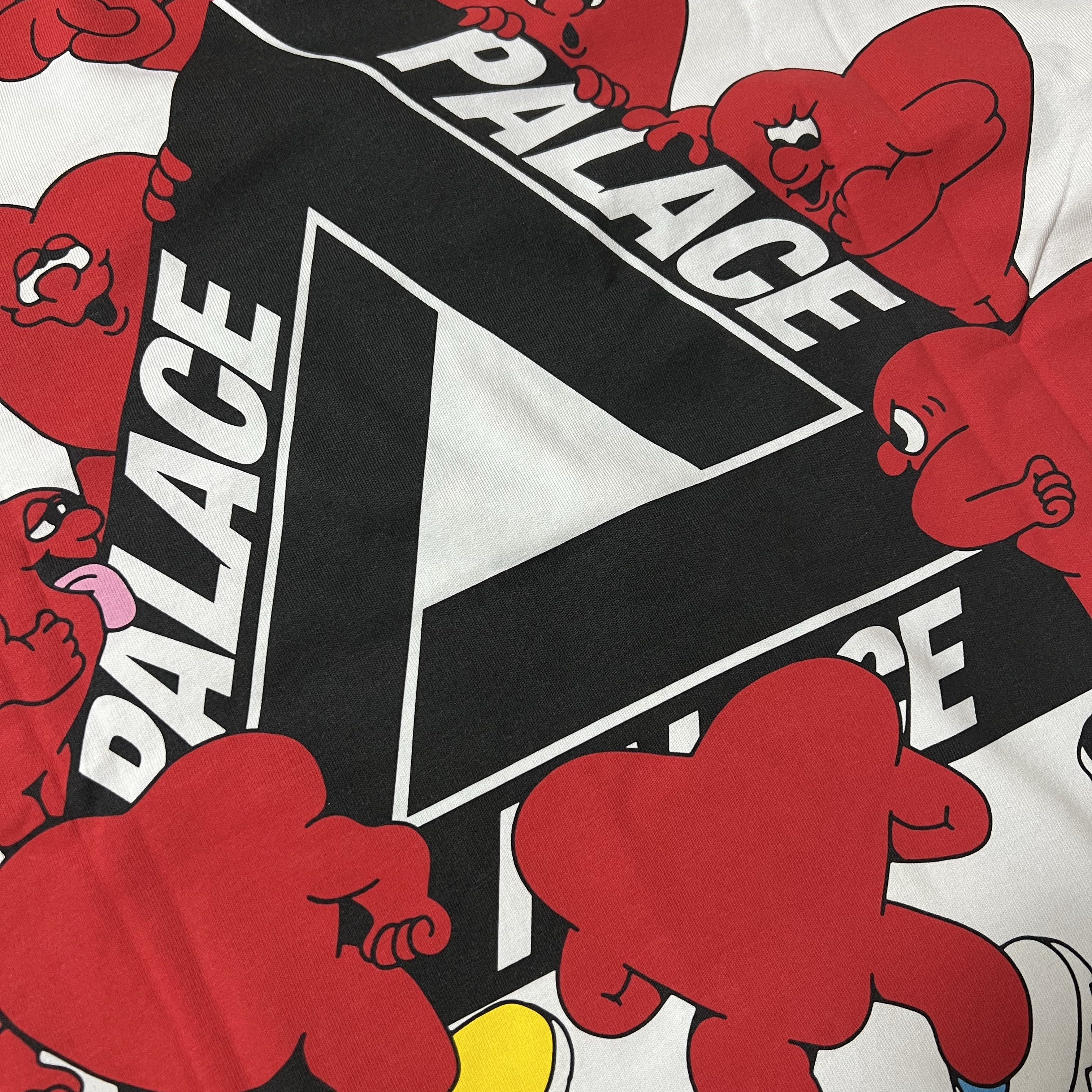 Palace Tri-Hearts T-Shirt White - 24SS 착용 스타일