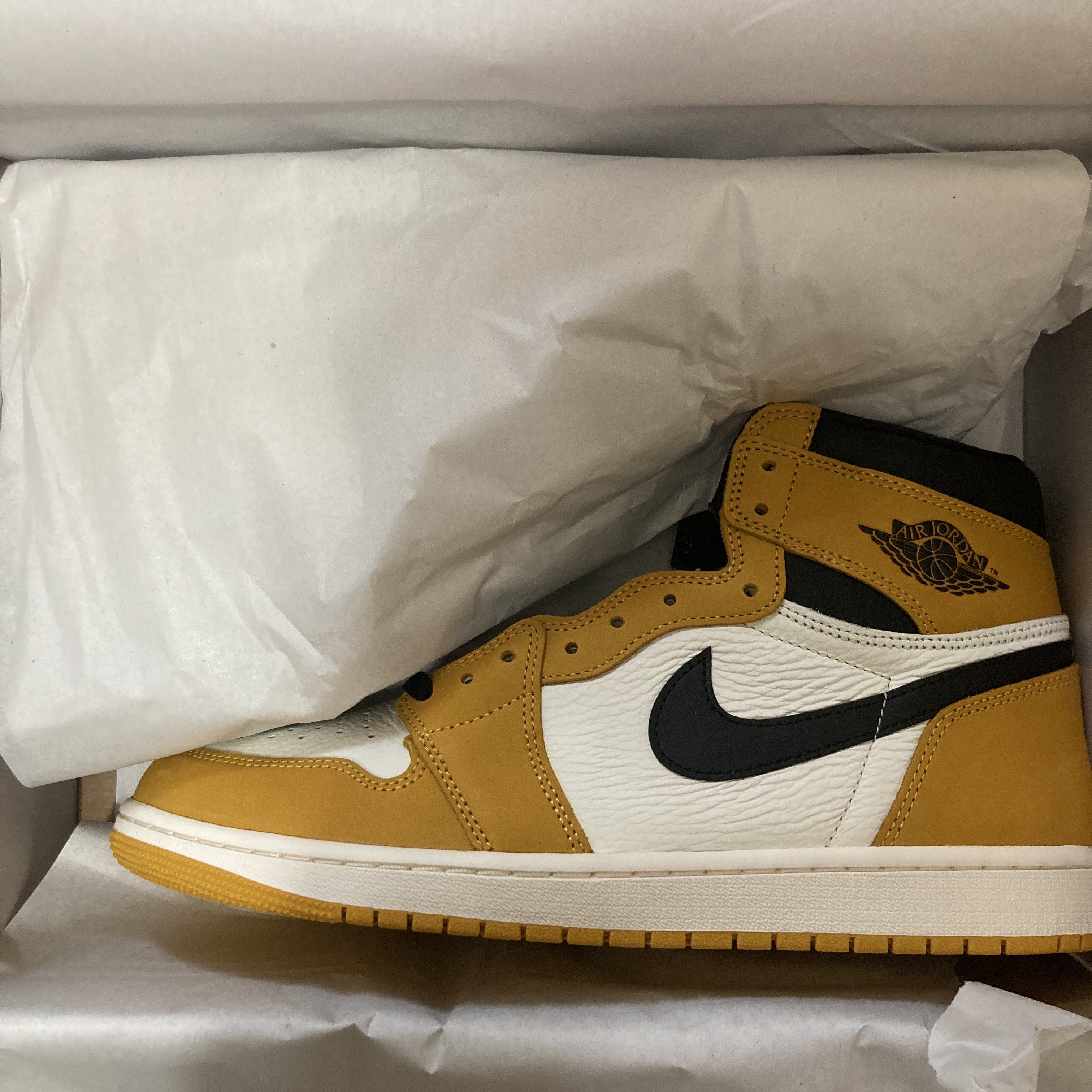 Jordan 1 Retro High OG Yellow Ochre 착용 스타일