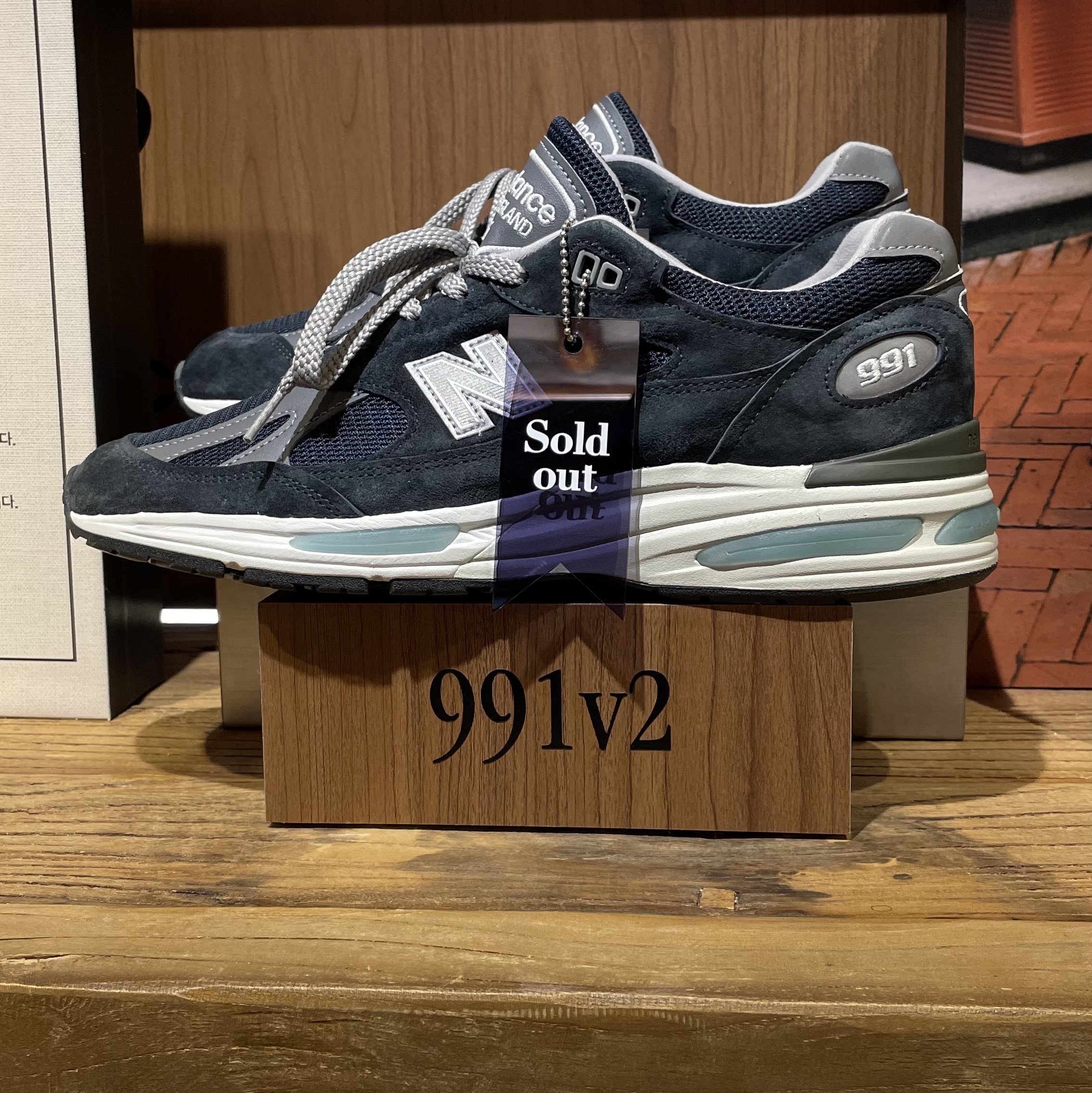New Balance 991 Made in UK Grey 착용 스타일 - 3