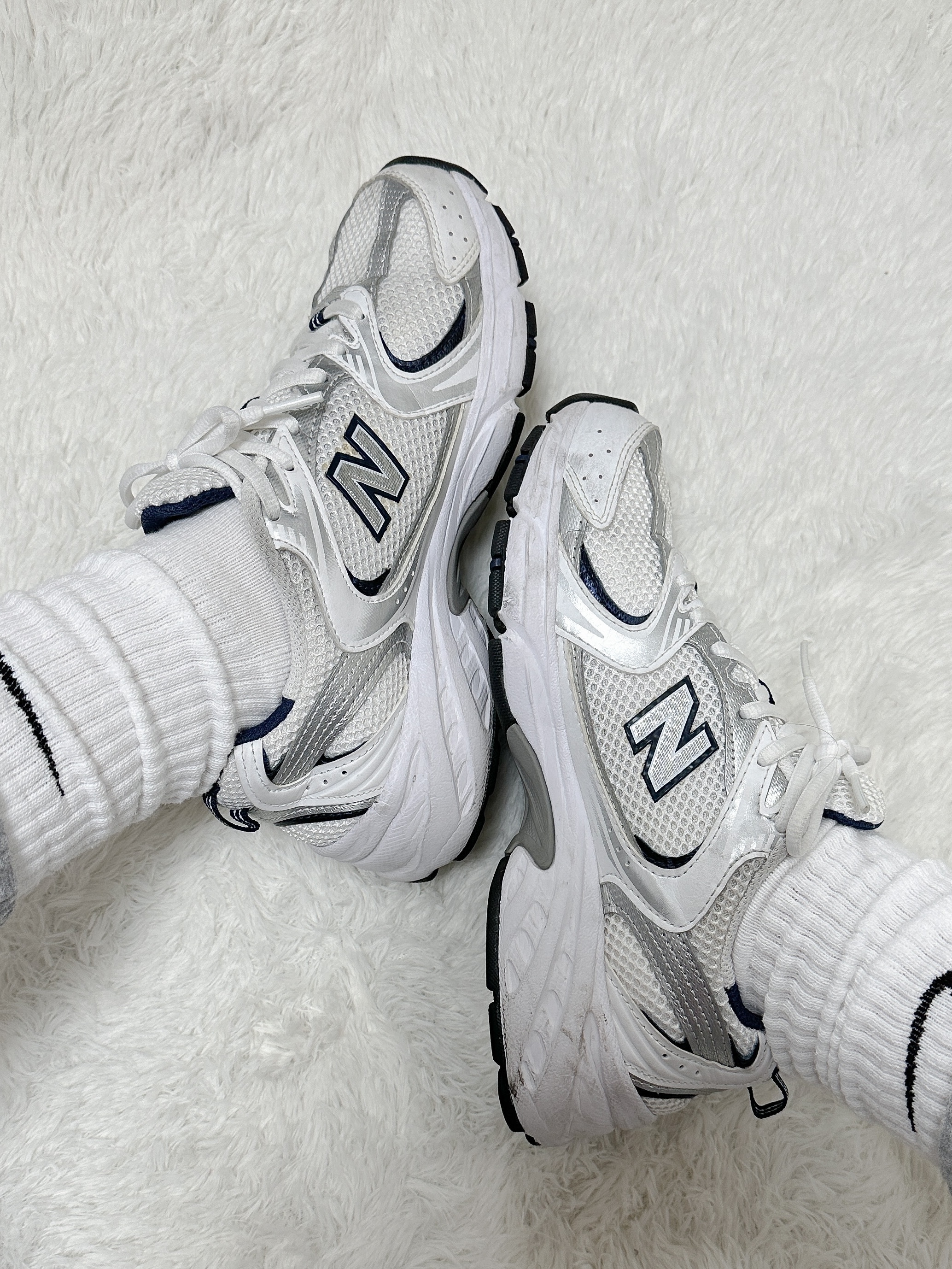 New Balance 530 White 착용 스타일 - 2