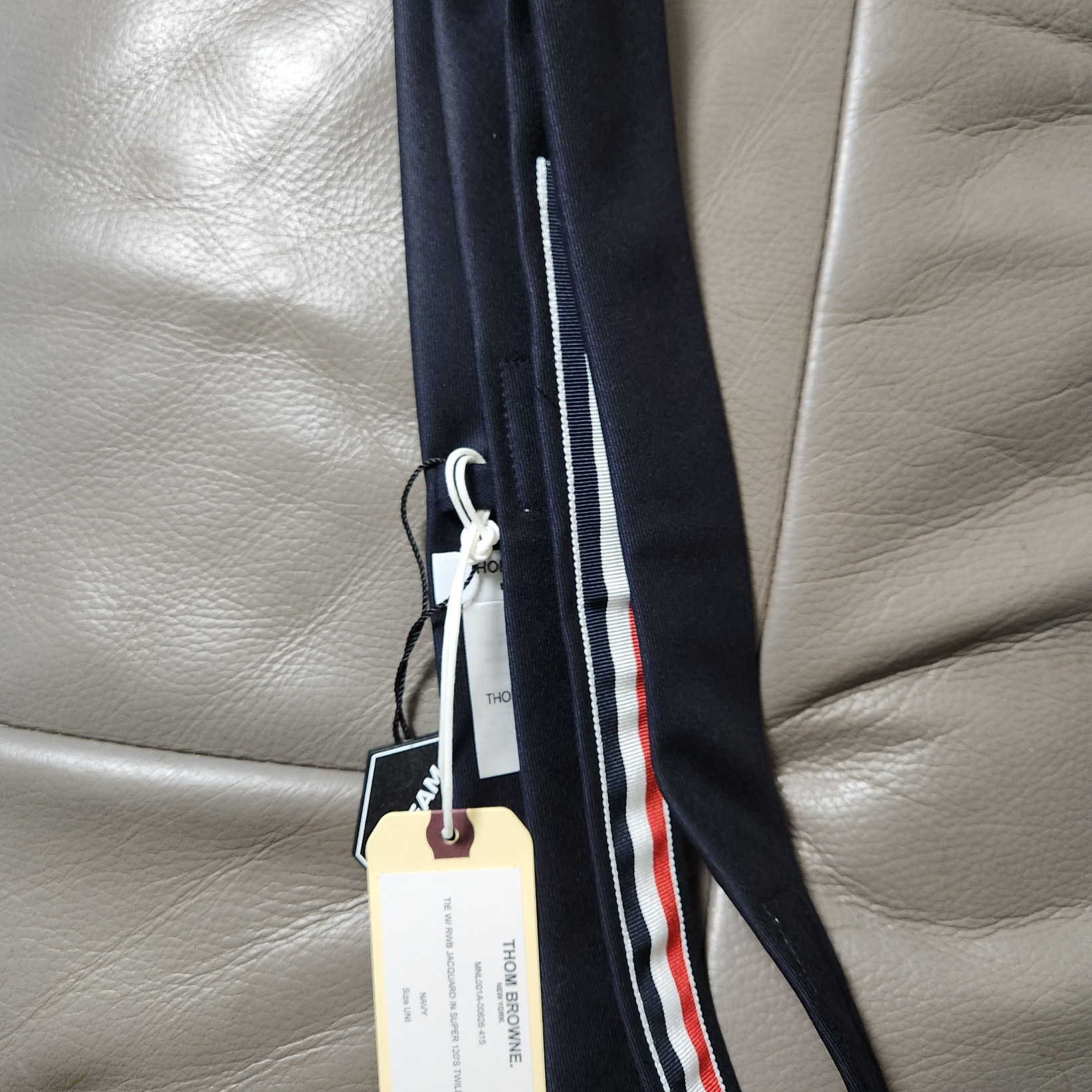 Thom Browne Super 120S Twill Necktie Navy 착용 스타일