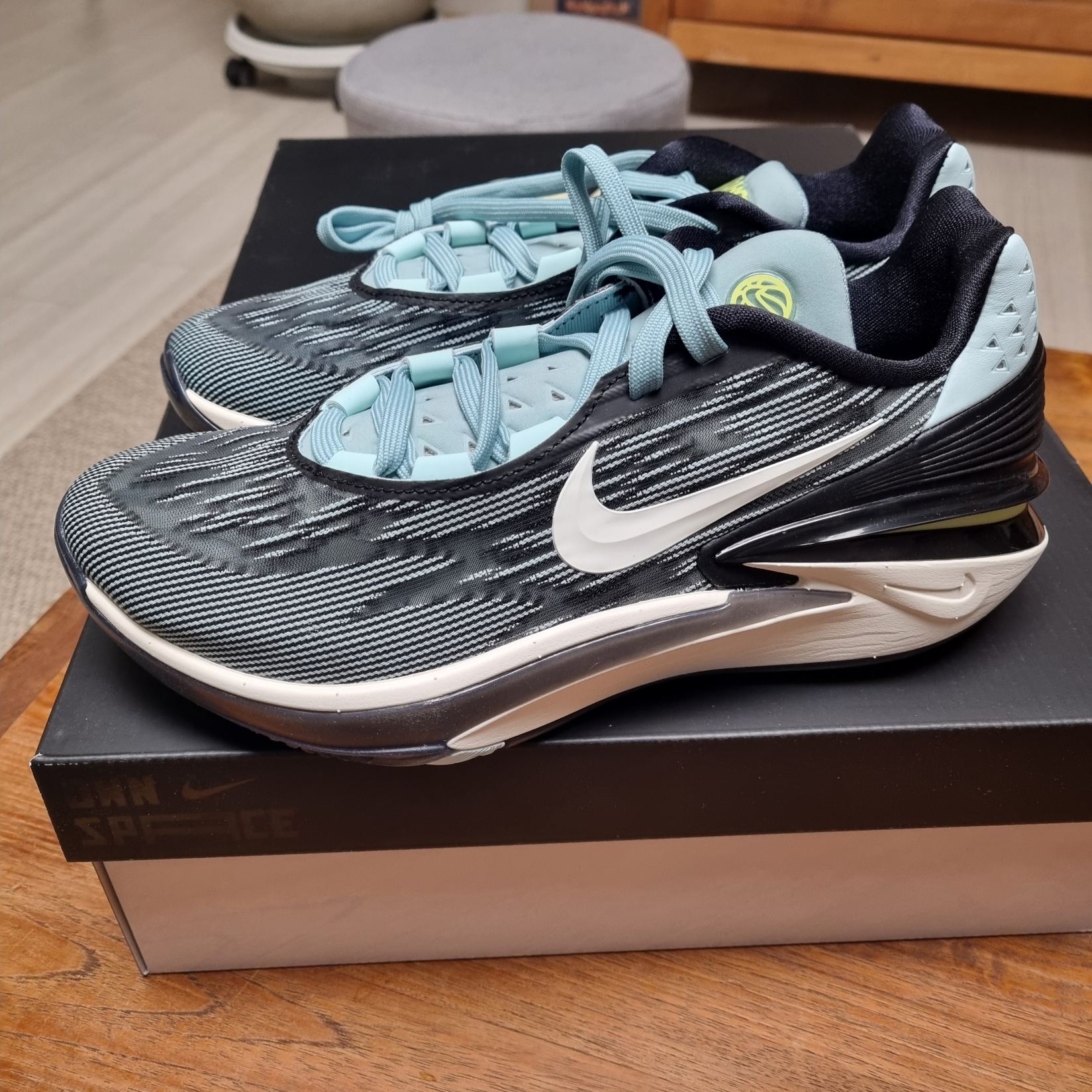 Nike Air Zoom GT Cut 2 EP Jade Ice Black 착용 스타일 - 1