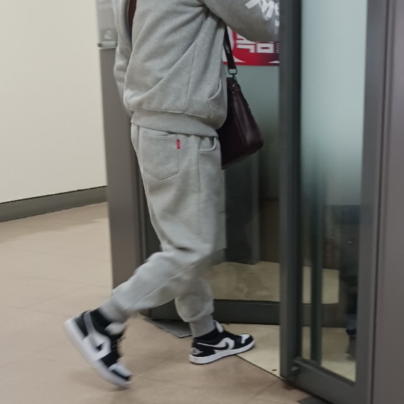(W) Jordan 1 Low Black and White 착용 스타일 - 1