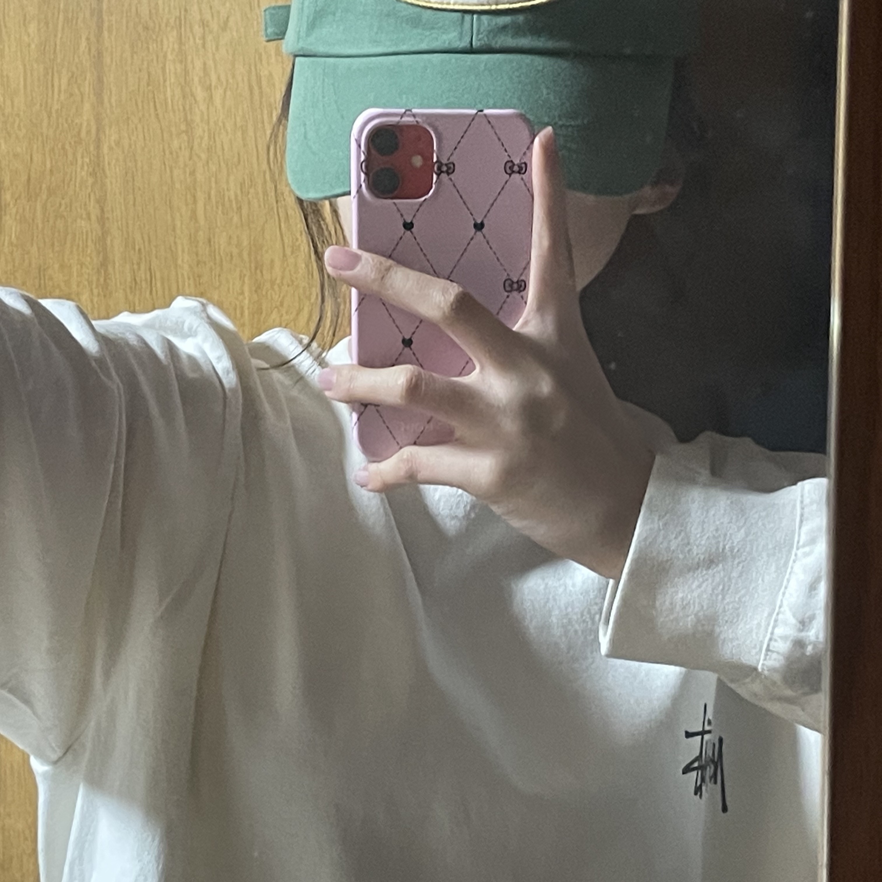 Stussy Basic Stussy Pigment Dyed LS T-Shirt Natural 2023, Emis Wappen Ball Cap Green 착용 스타일 - 1