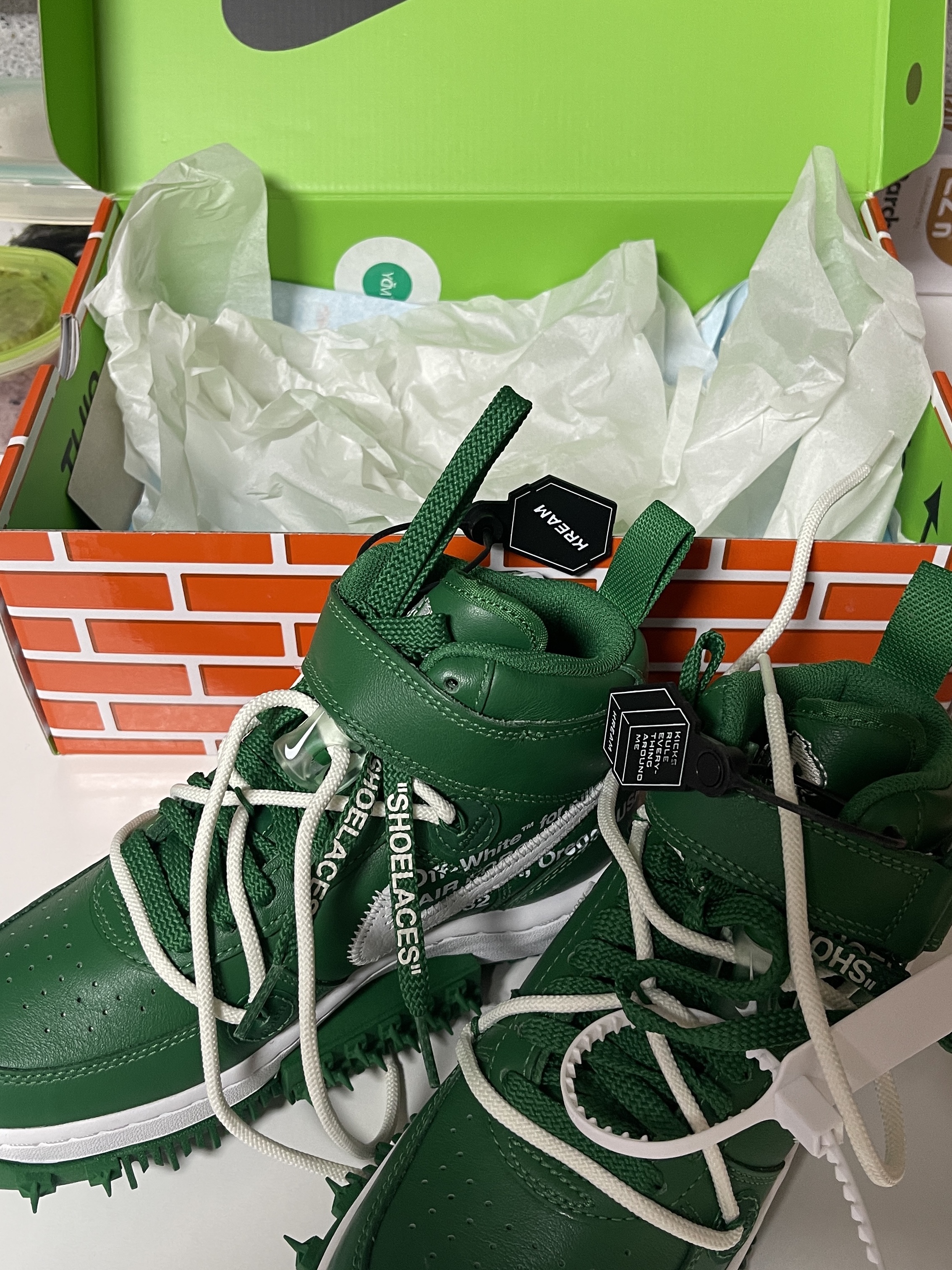 Nike x Off-White Air Force 1 Mid SP Leather Pine Green 착용 스타일