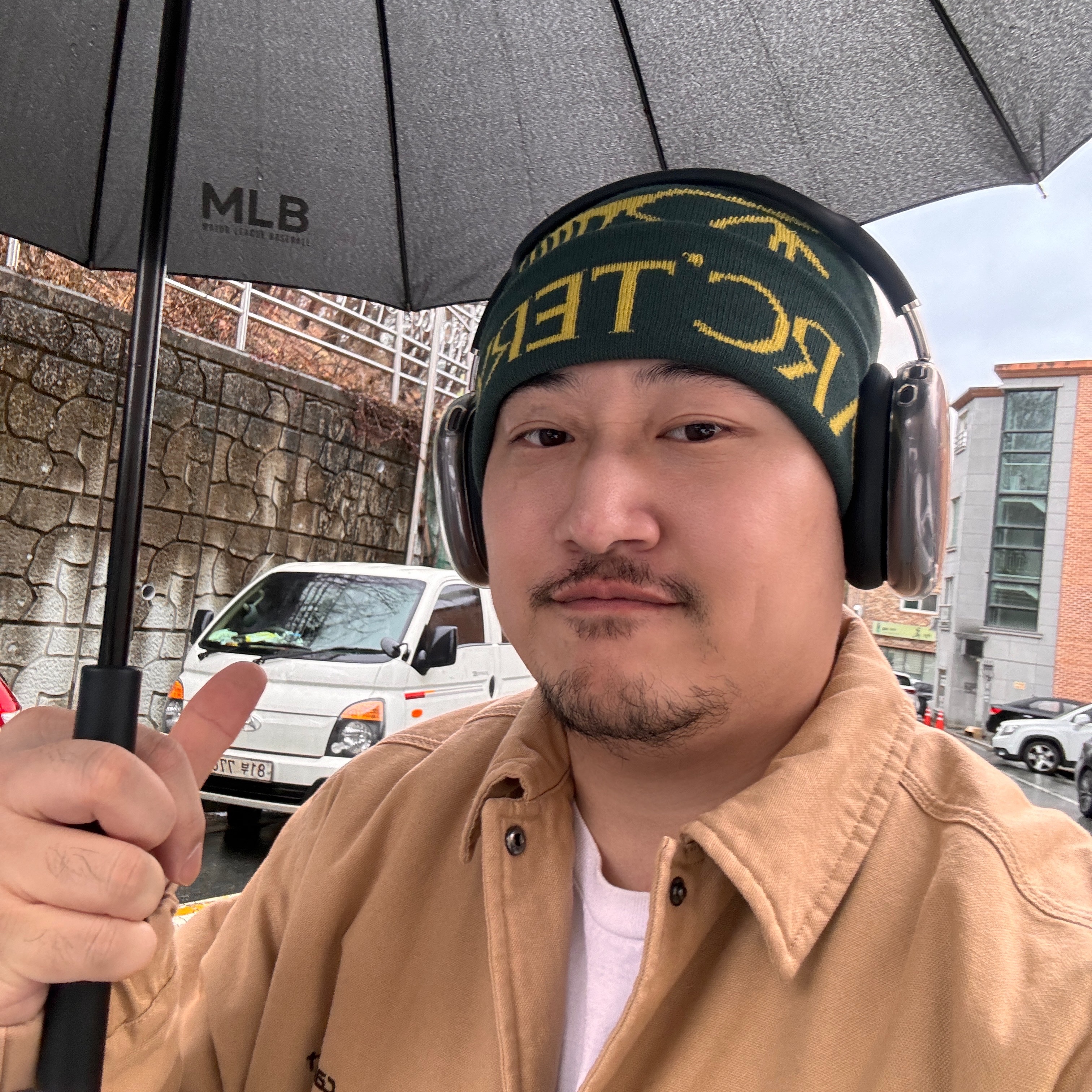 Arc'teryx Bird Word Toque Pytheas 착용 스타일