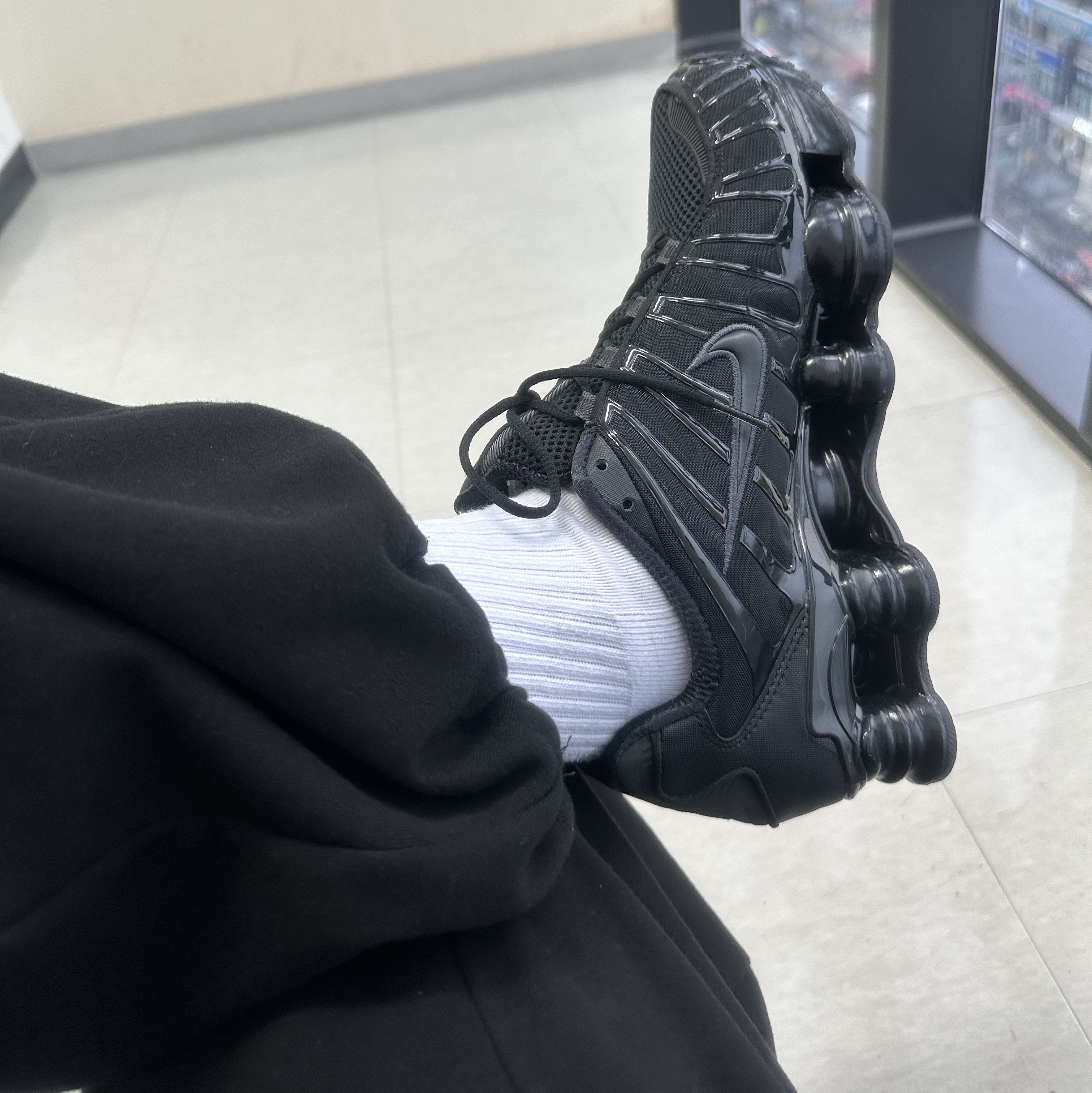 (W) Nike Shox TL Black and Max Orange 착용 스타일