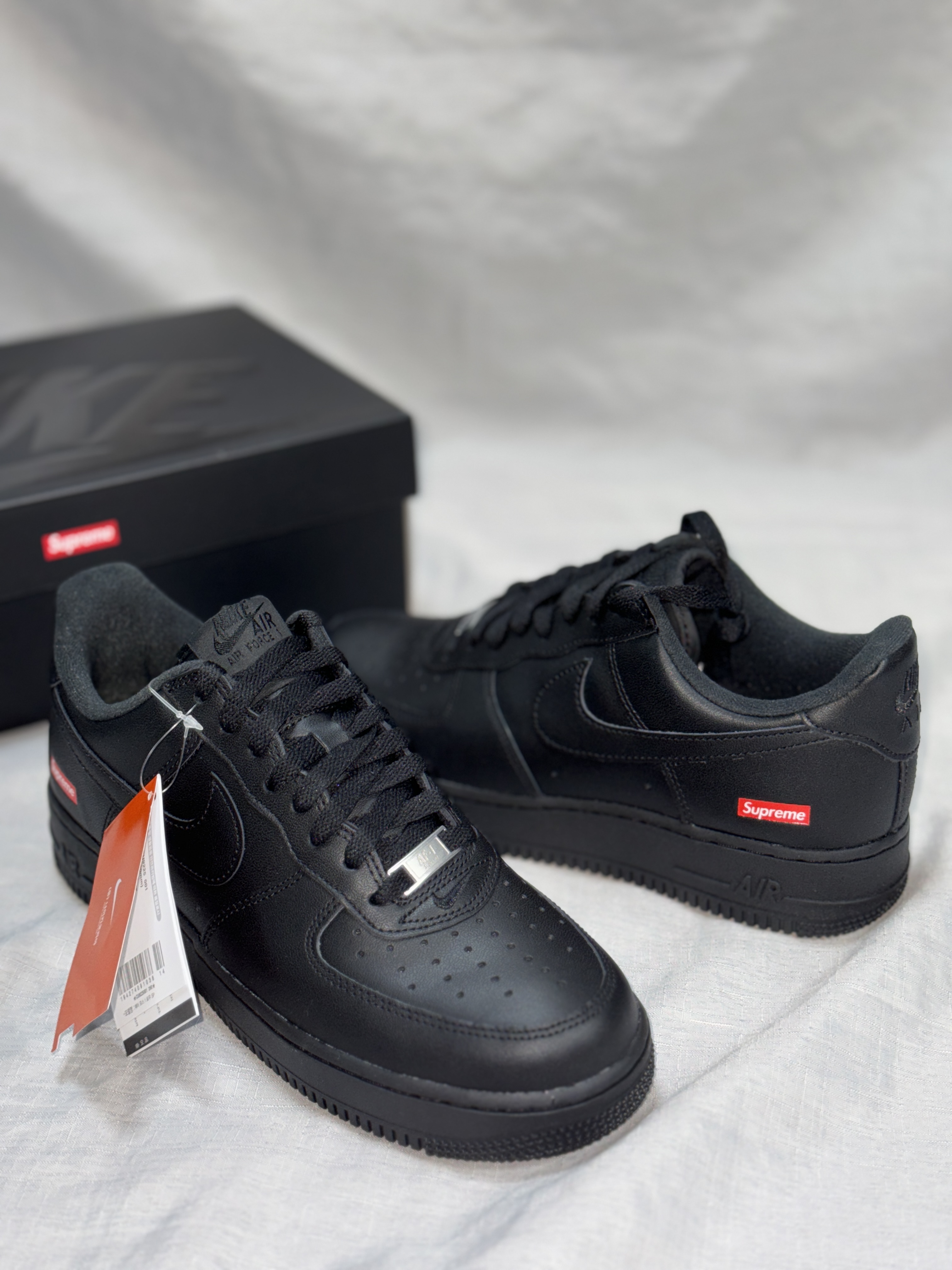 Nike x Supreme Air Force 1 Low Black 착용 스타일