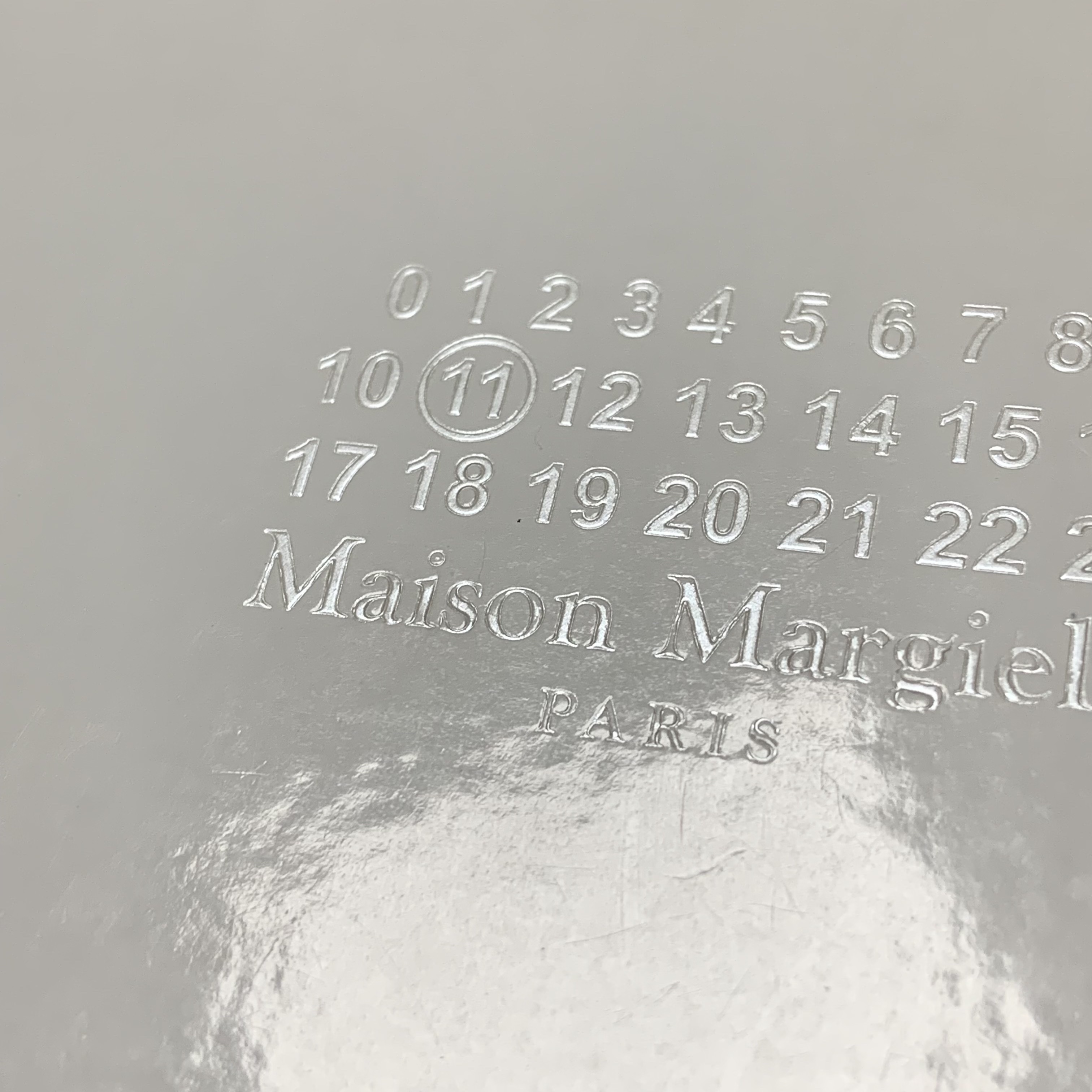 Maison Margiela Leather Bi-Fold Card Holder Black 착용 스타일 - 1