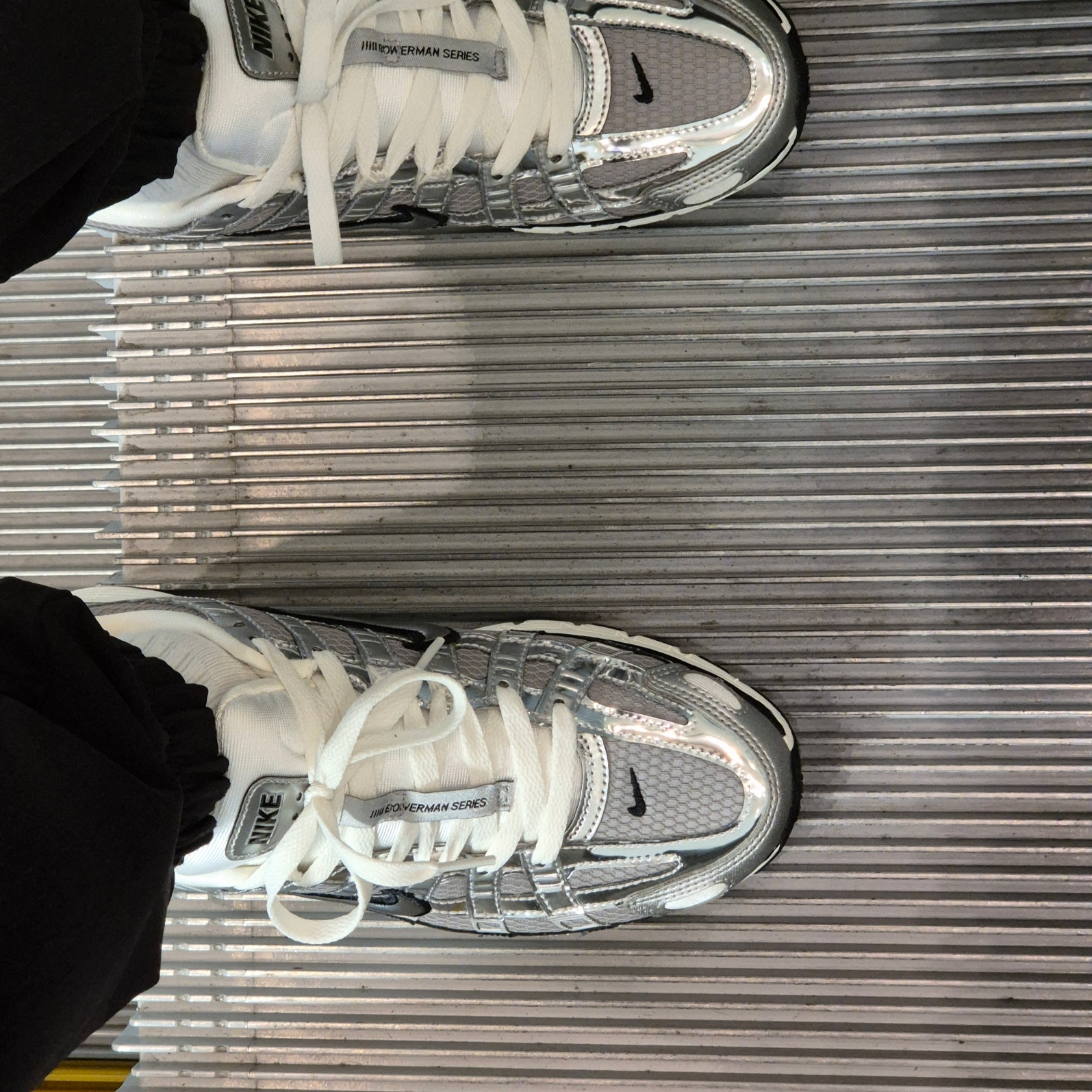 Nike P-6000 Metallic Silver 착용 스타일