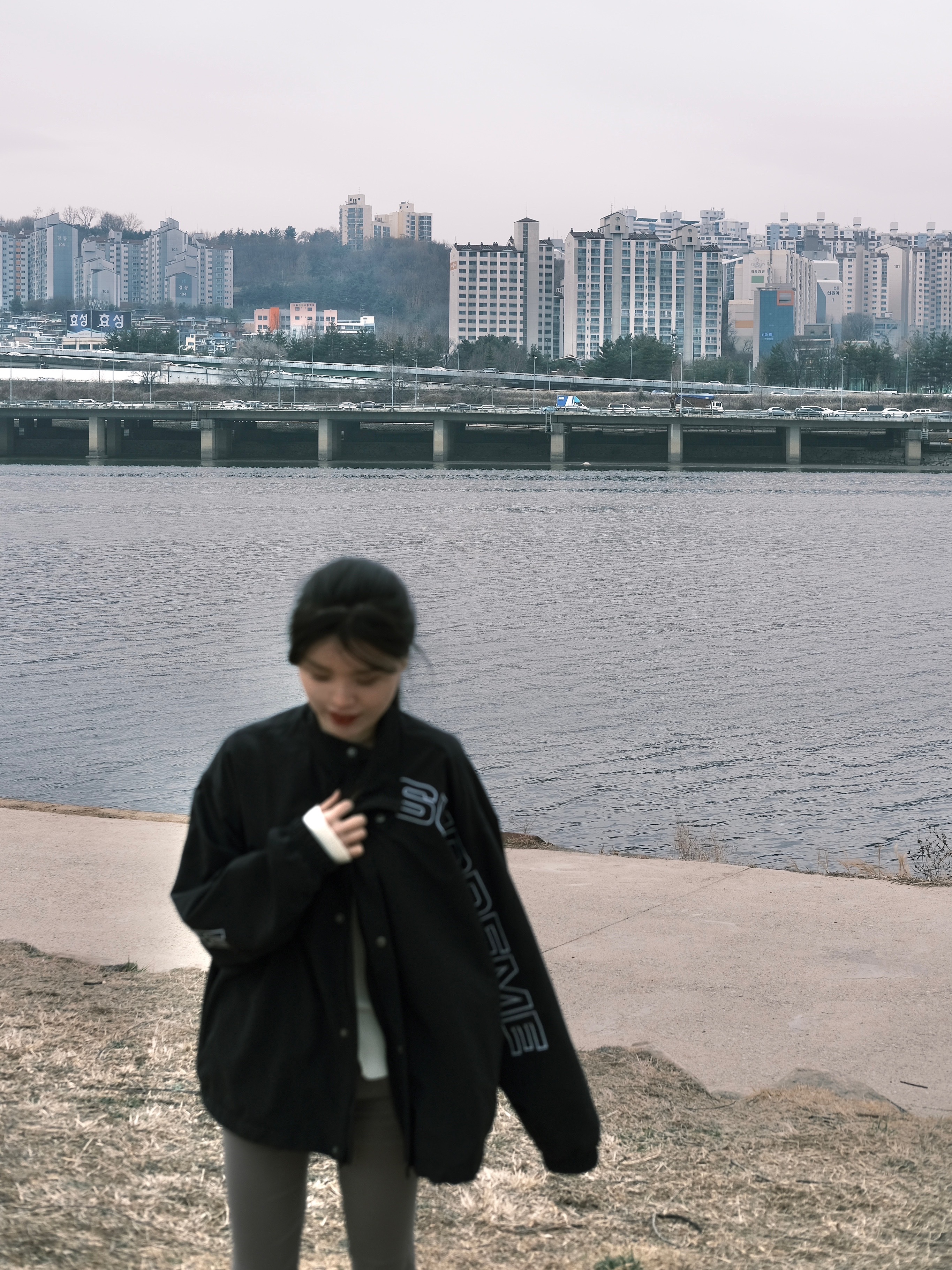 Supreme Spellout Embroidered Track Jacket Black - 23FW 착용 스타일 - 4