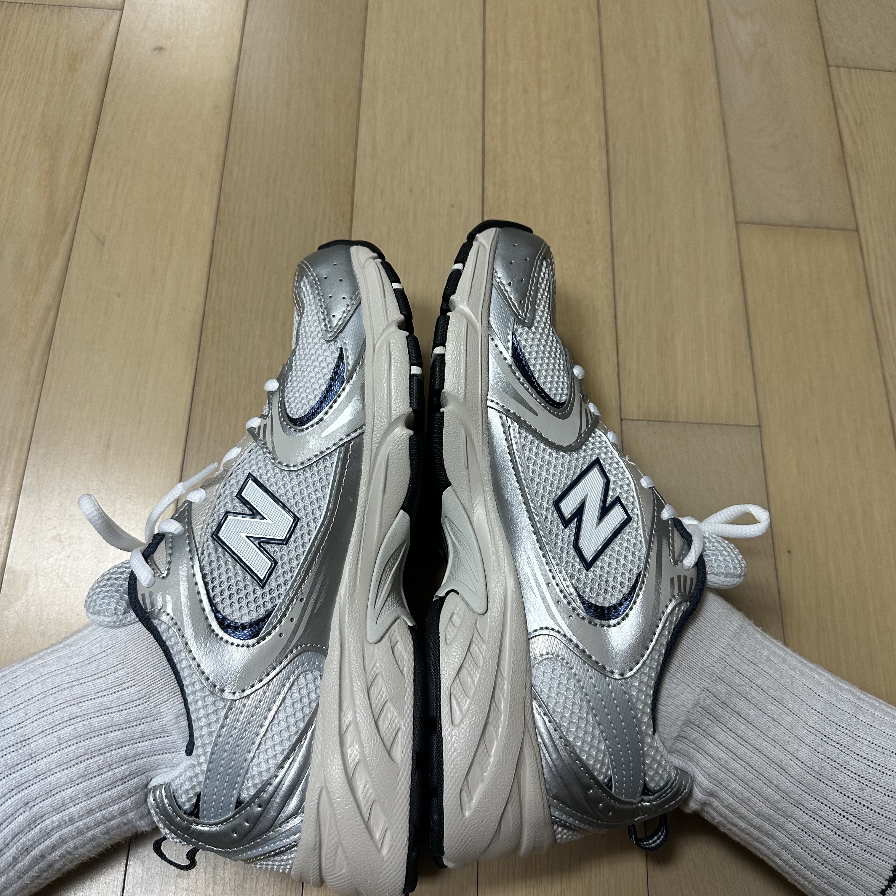 New Balance 530 Steel Grey 착용 스타일