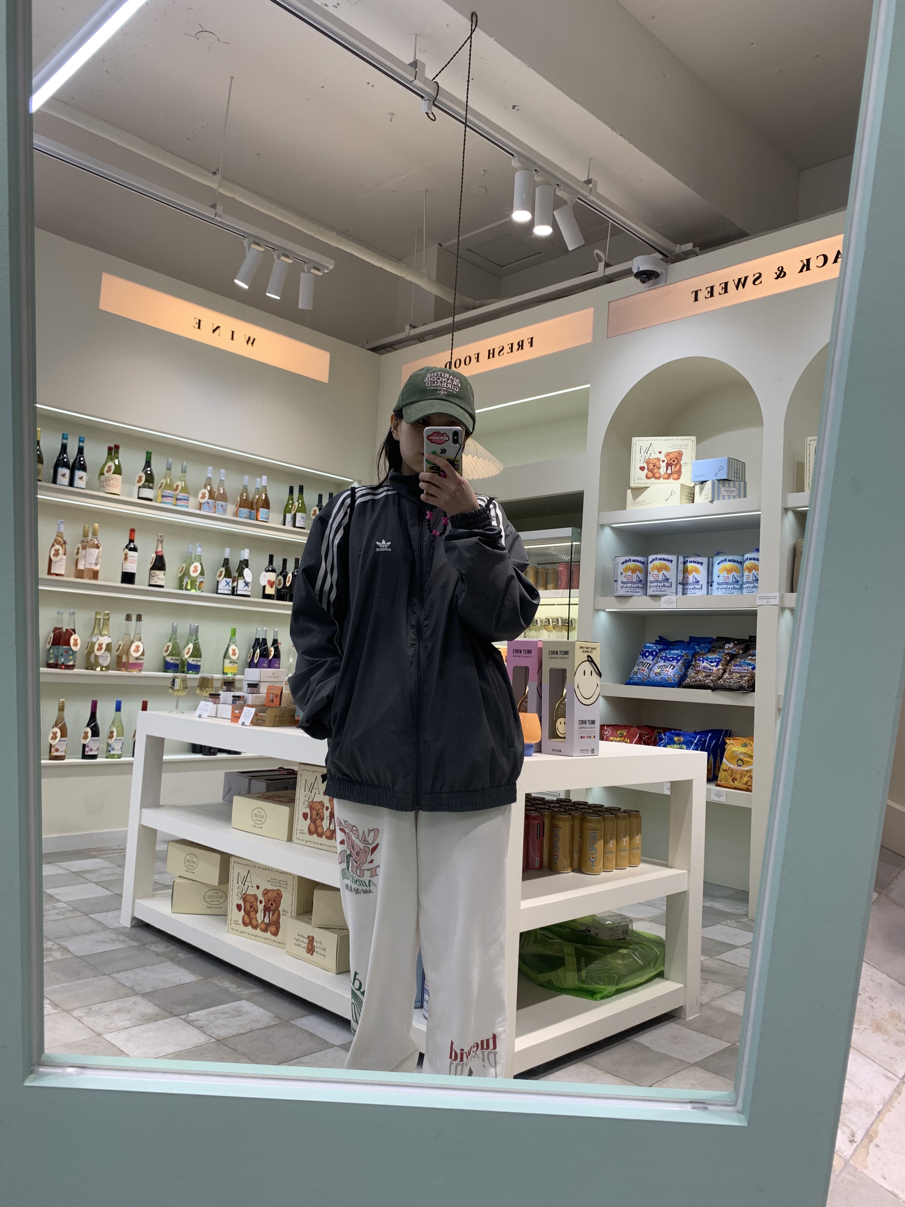 (W) Adidas Adilenium Oversized Track Top Black - KR Sizing, Tuewid Blanc Gauze Tattoo Pants White 착용 스타일 - 2