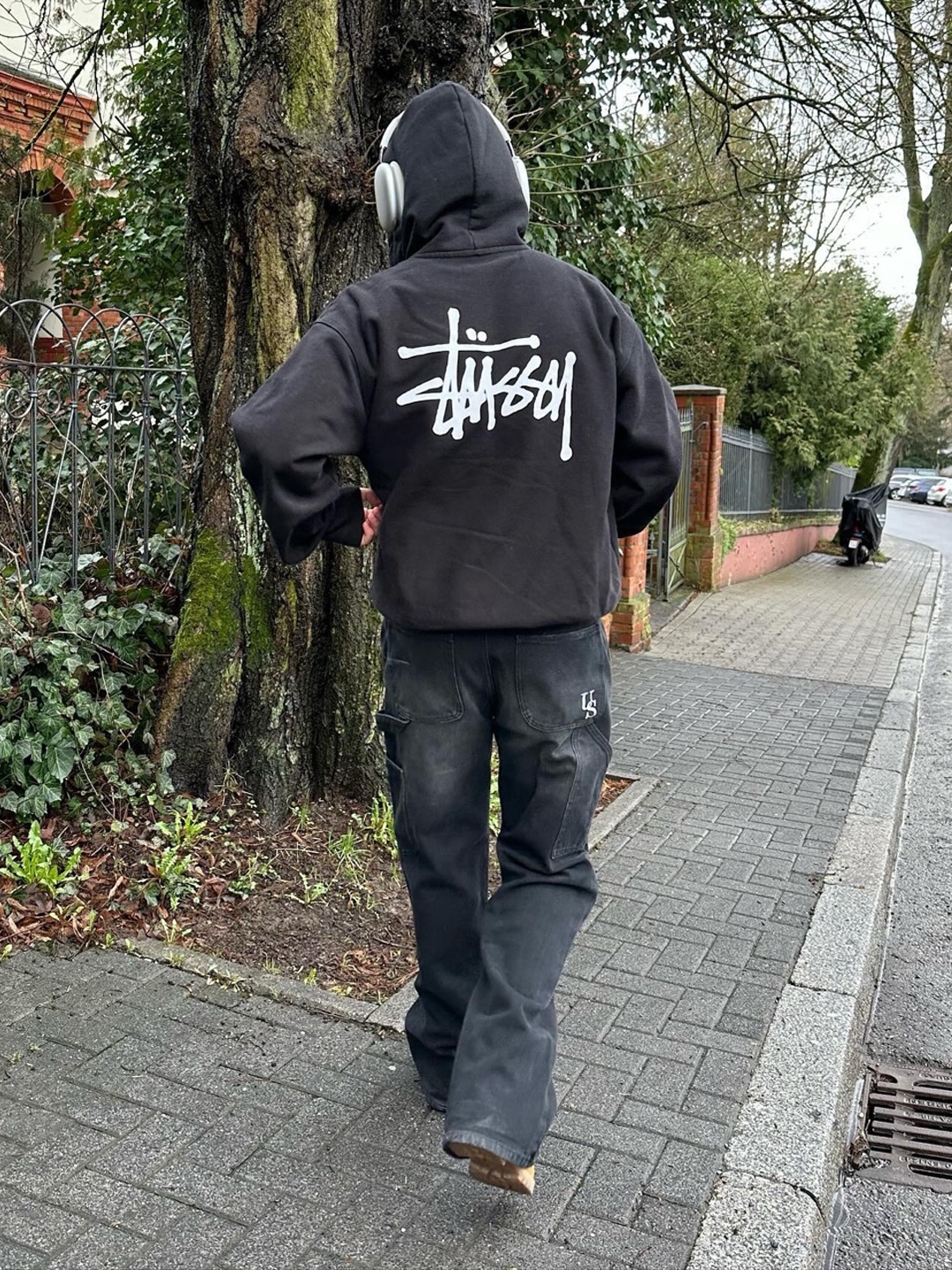 Stussy Basic Stussy Zip Hoodie Black 2023, Supreme Box Logo Hooded Sweatshirt Black - 23FW 착용 스타일 - 4