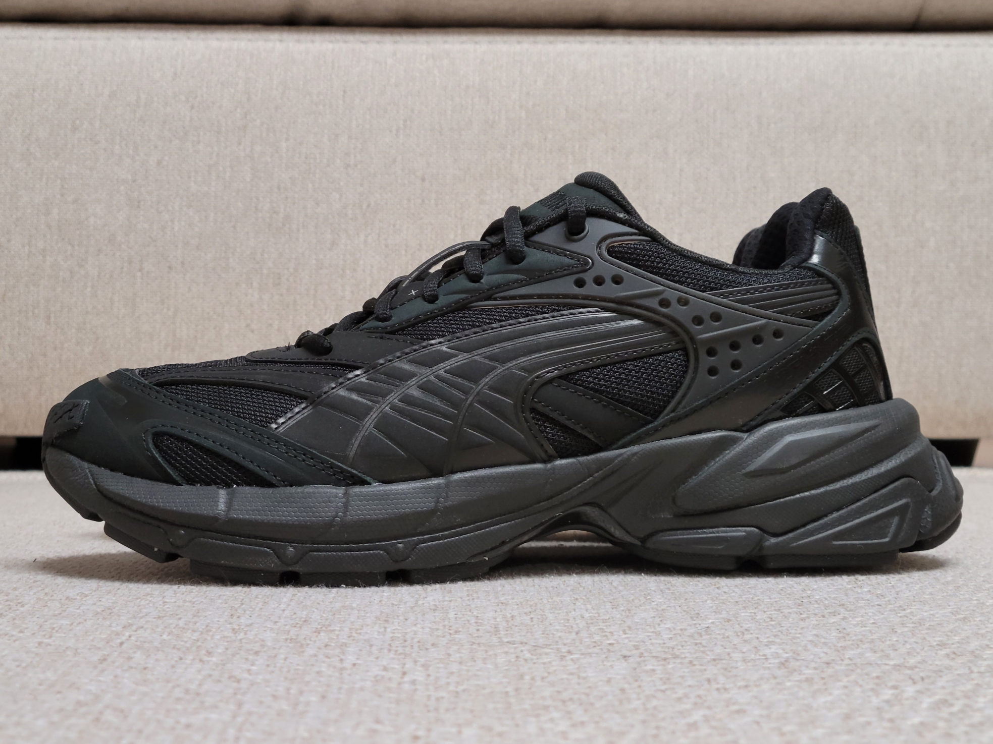 Puma Velophasis PRM Black Silver 착용 스타일 - 1