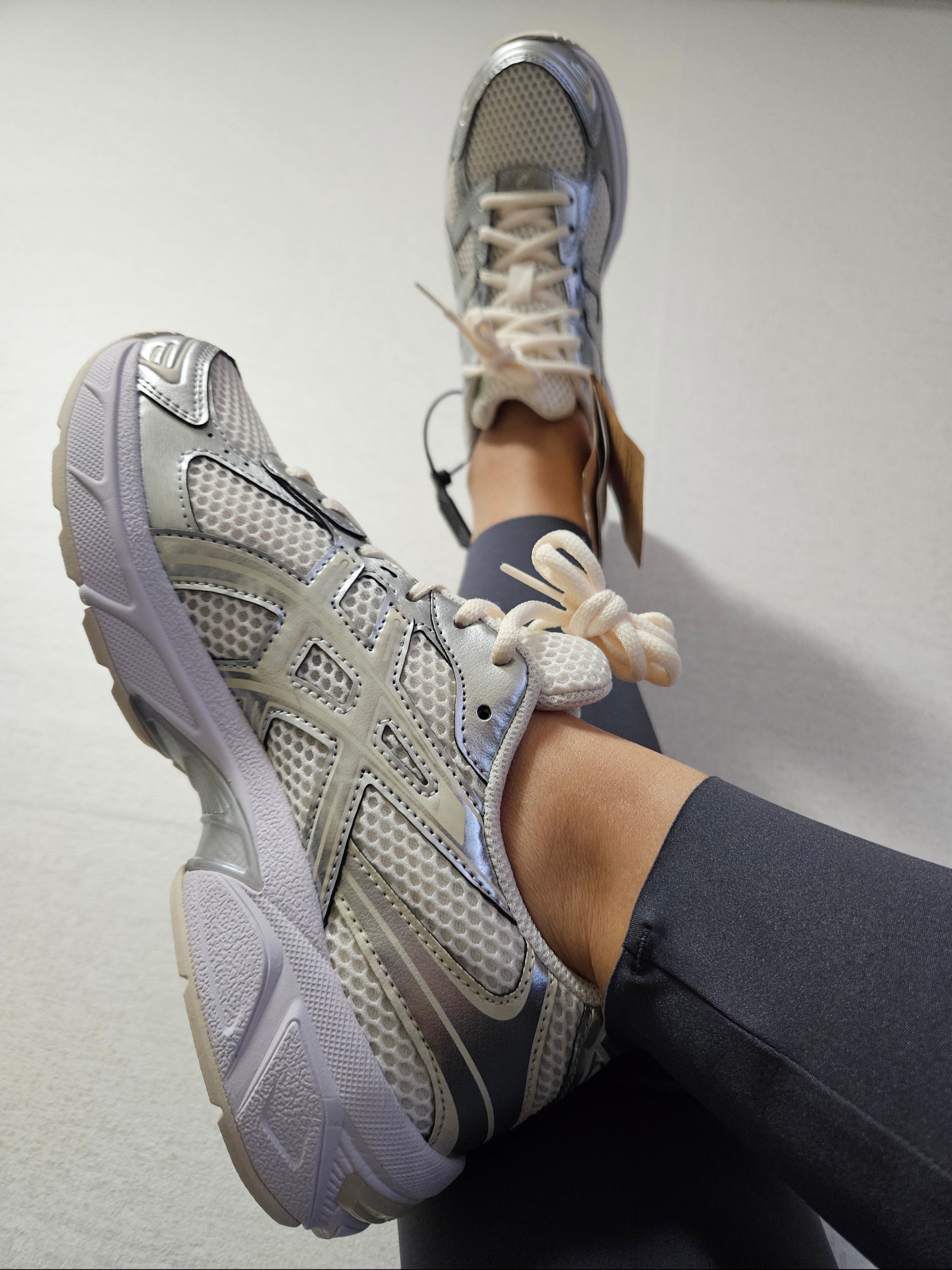 (W) Asics Gel-1130 Cream Pure Silver 착용 스타일