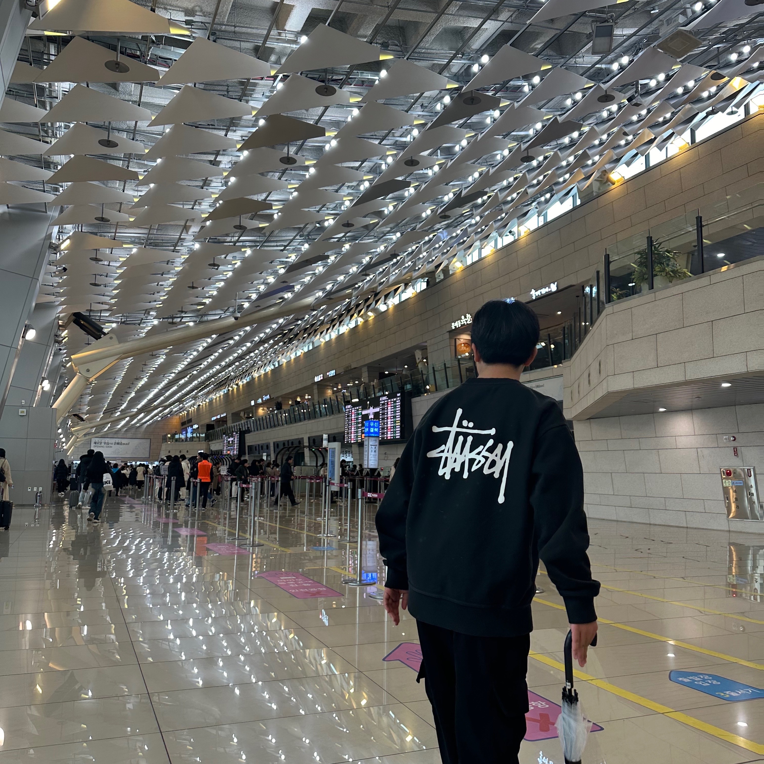 Stussy Basic Stussy Crew Black 2023 착용 스타일
