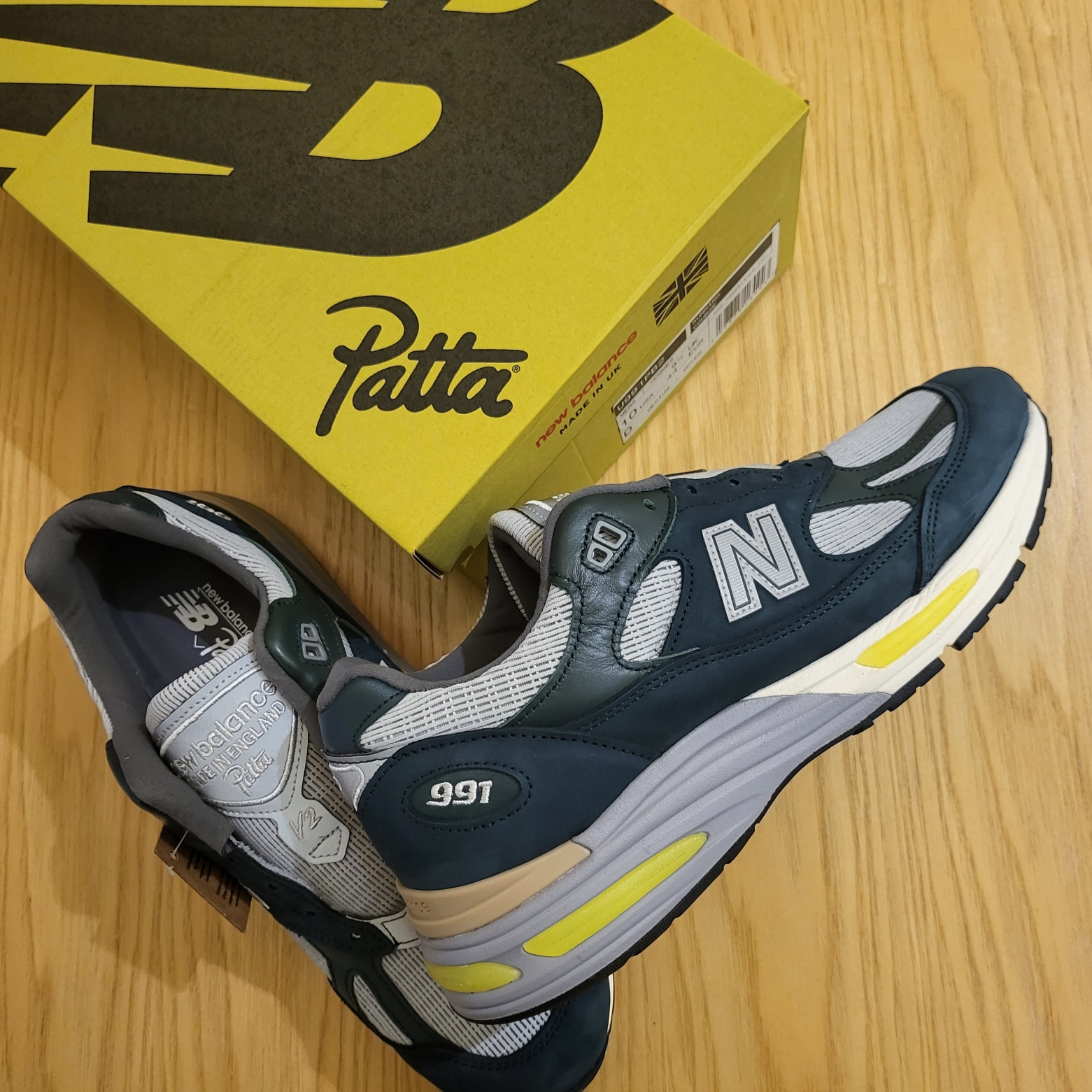 New Balance x Patta 991v2 Made in UK Sea Moss 착용 스타일 - 1