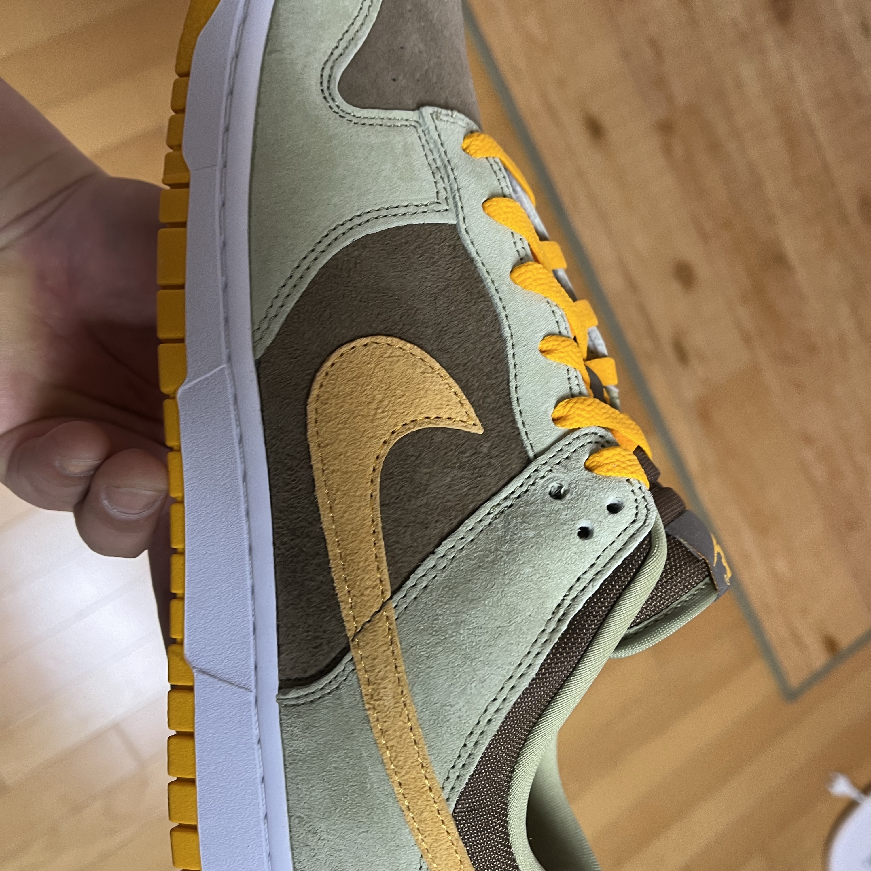 Nike Dunk Low SE Dusty Olive 착용 스타일