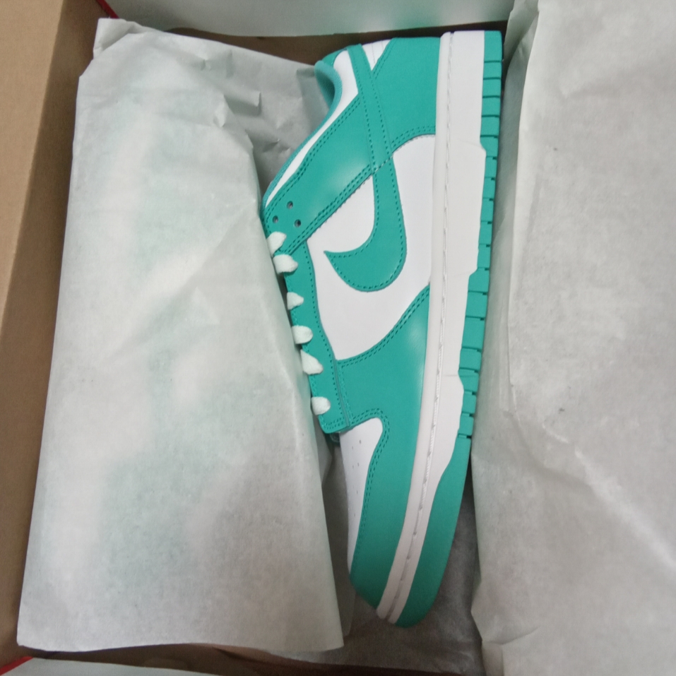 Nike Dunk Low White Clear Jade 착용 스타일