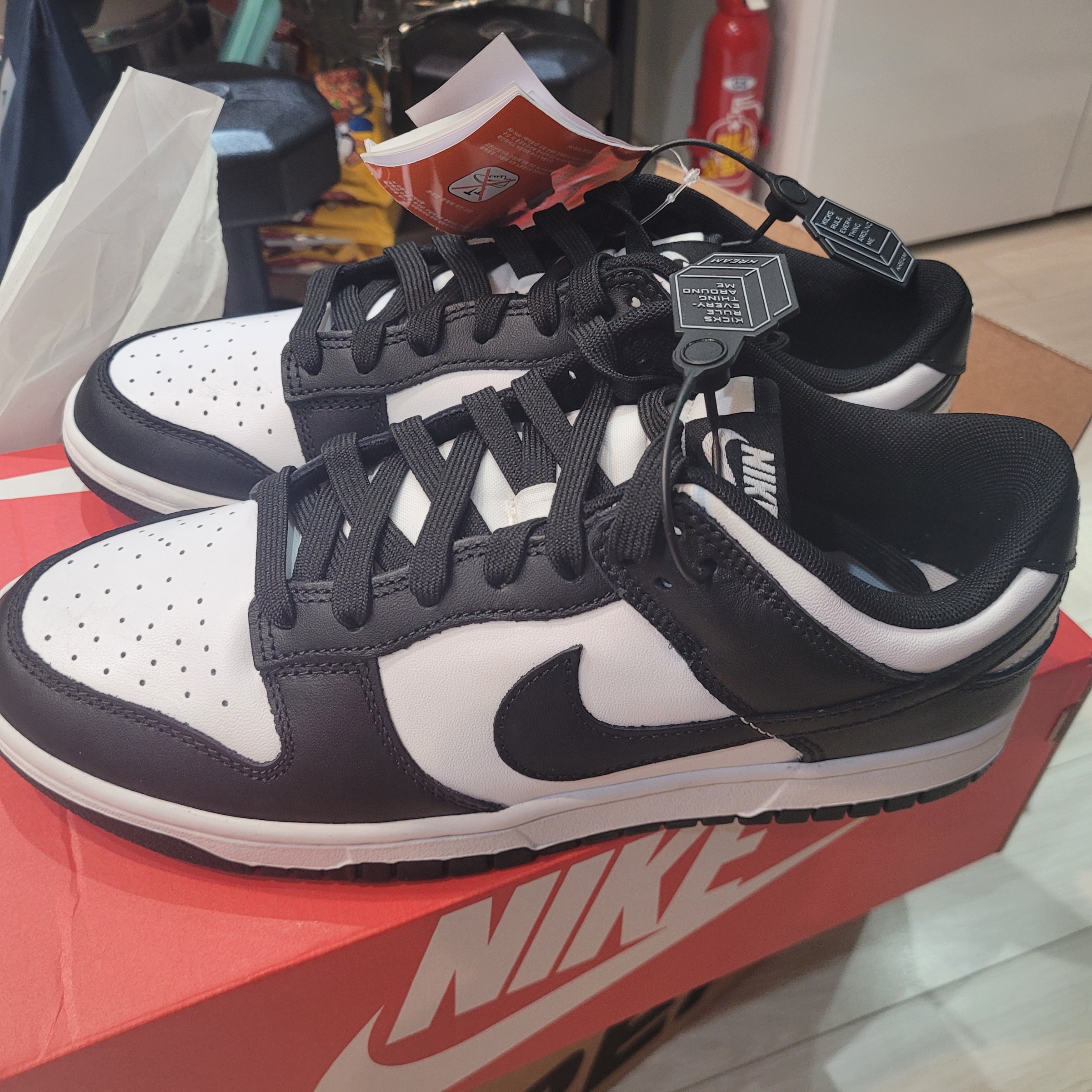 Nike Dunk Low Retro Black 착용 스타일 - 2