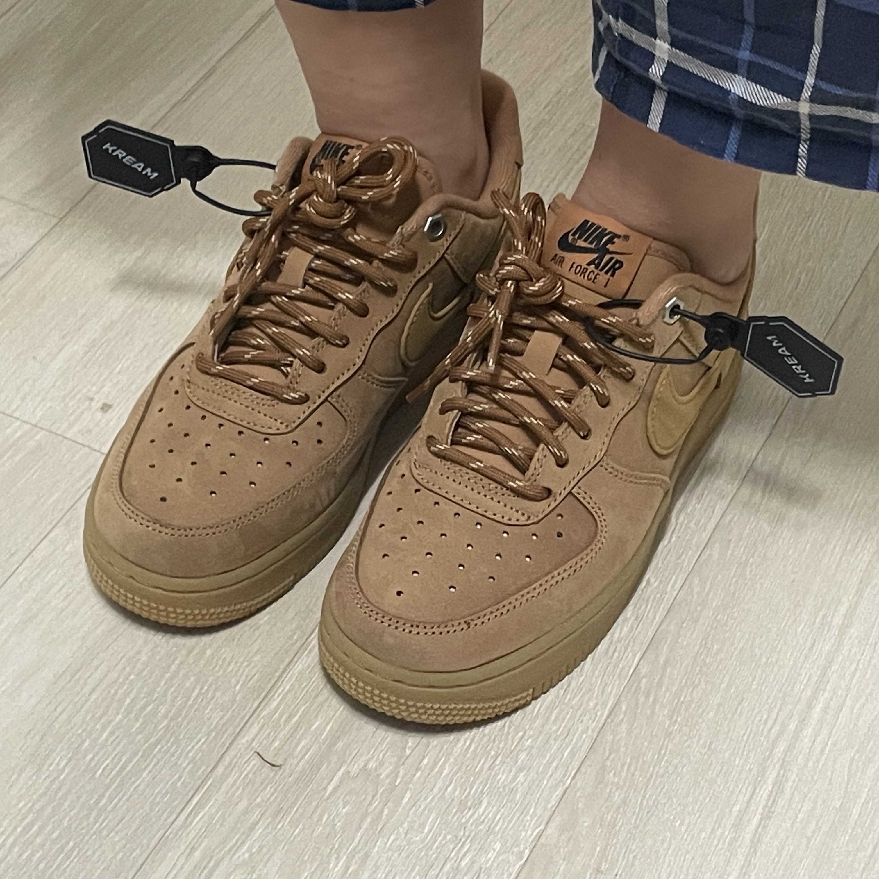 Nike Air Force 1 '07 WB Flax 착용 스타일 - 1