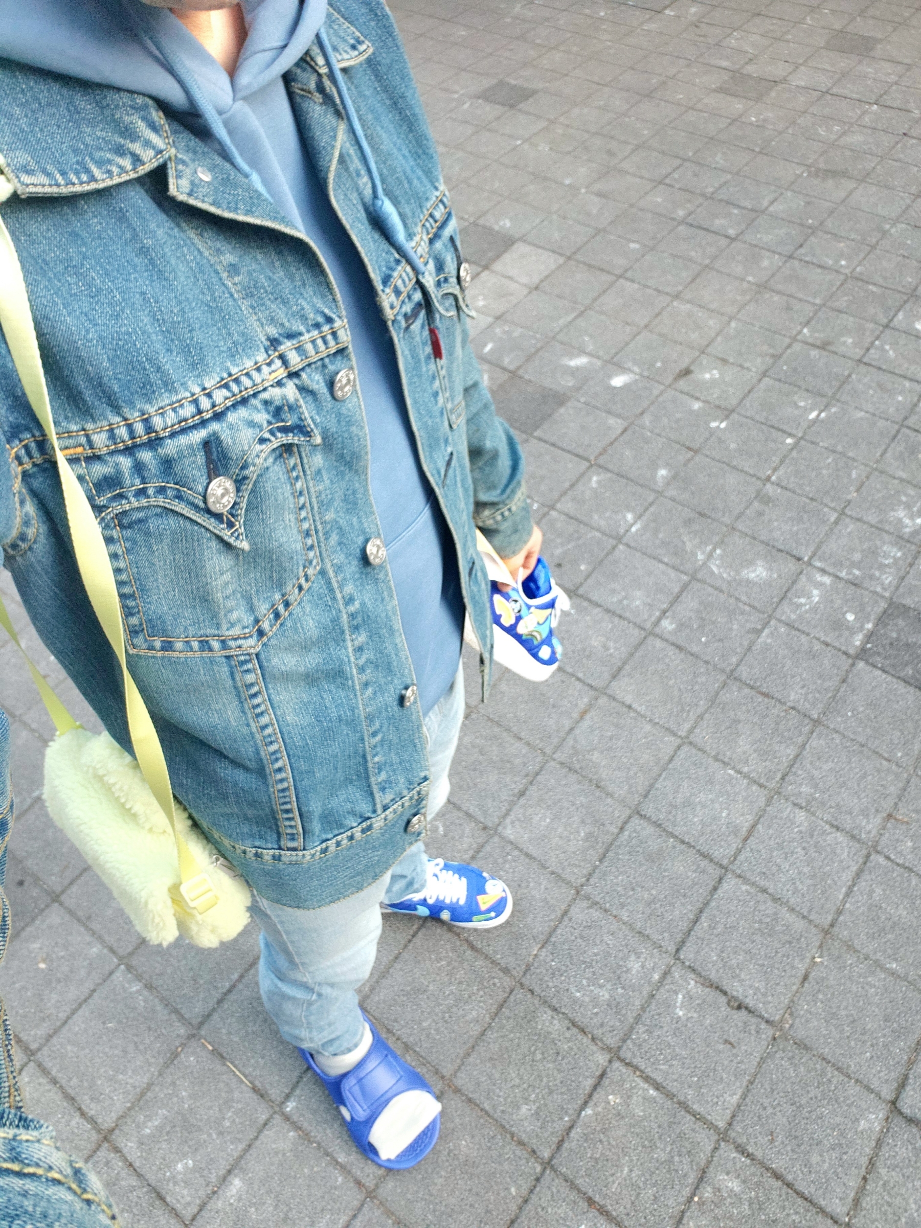 (Kids) Nike NSW Faux Fur Crossbody Bag Neon, Nike Air Force 1 '07 PRM Patched Up 착용 스타일