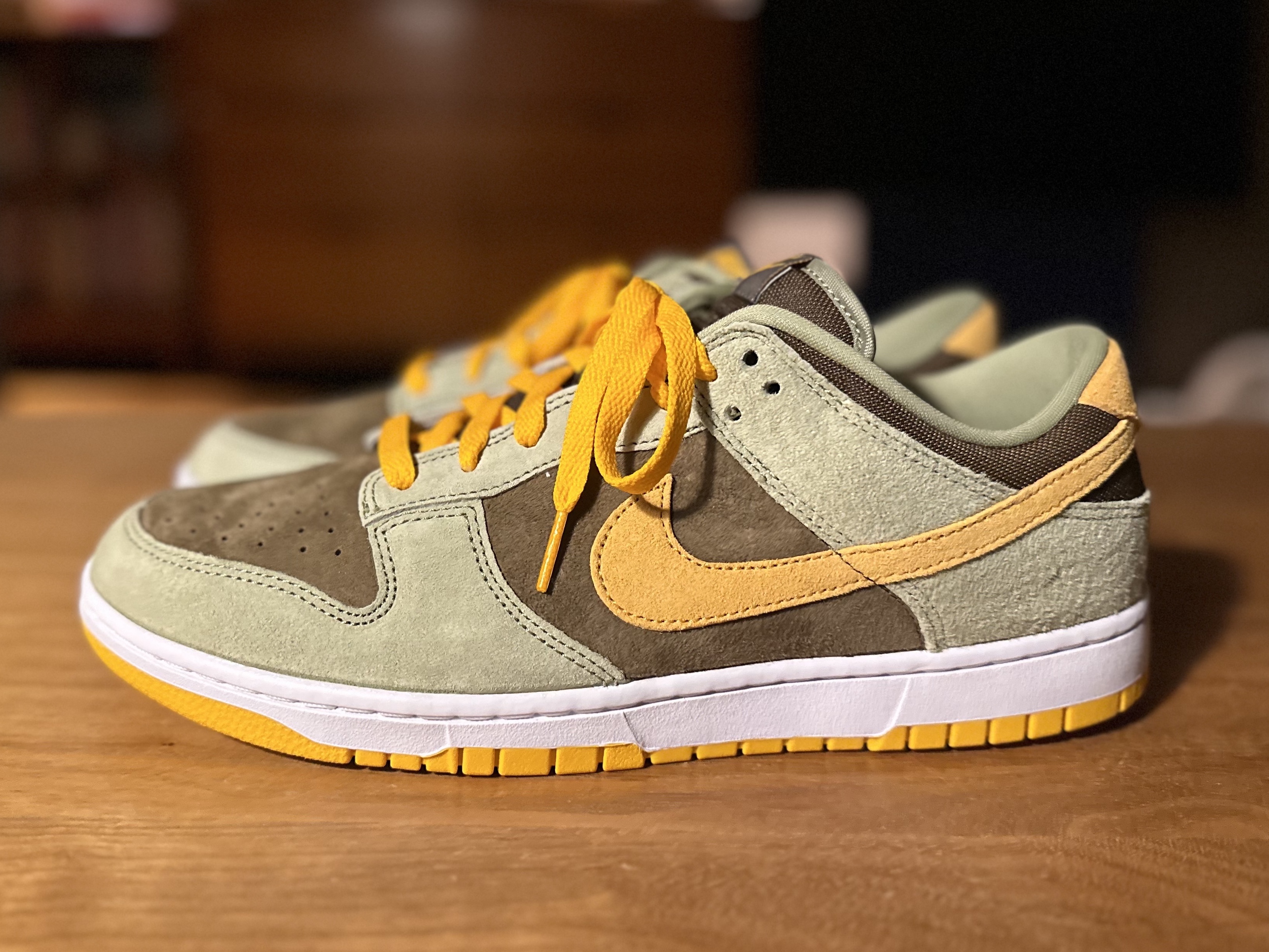 Nike Dunk Low SE Dusty Olive 착용 스타일 - 4
