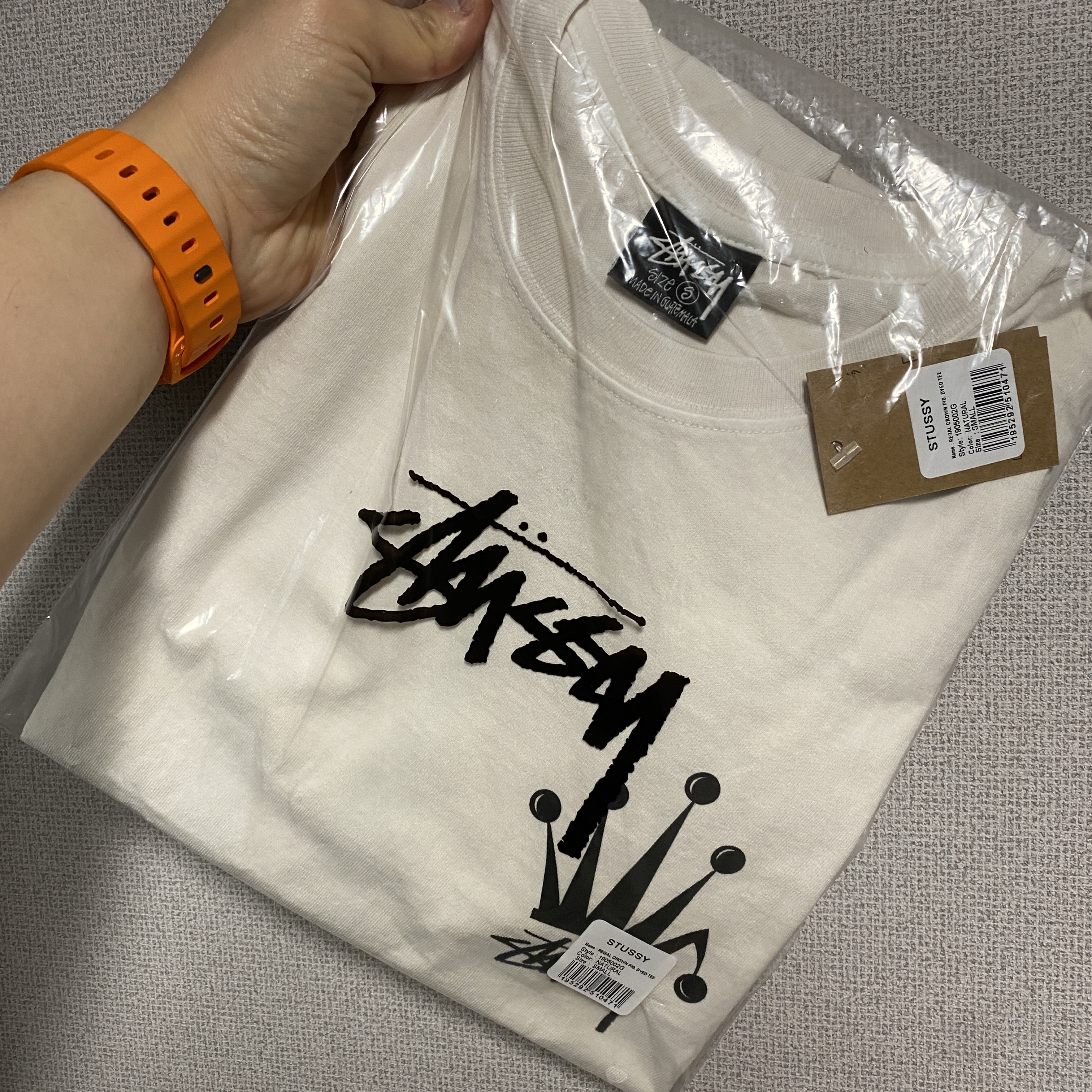 Stussy Regal Crown Pigment Dyed T-Shirt Natural 착용 스타일