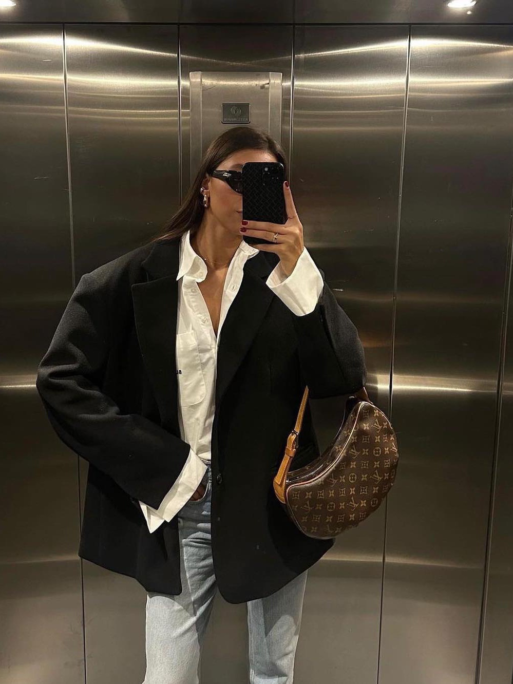 Zara x Ader Error Oversize Blazer Navy, Stussy Stitch Stripe Double Breasted Blazer Black 착용 스타일 - 3